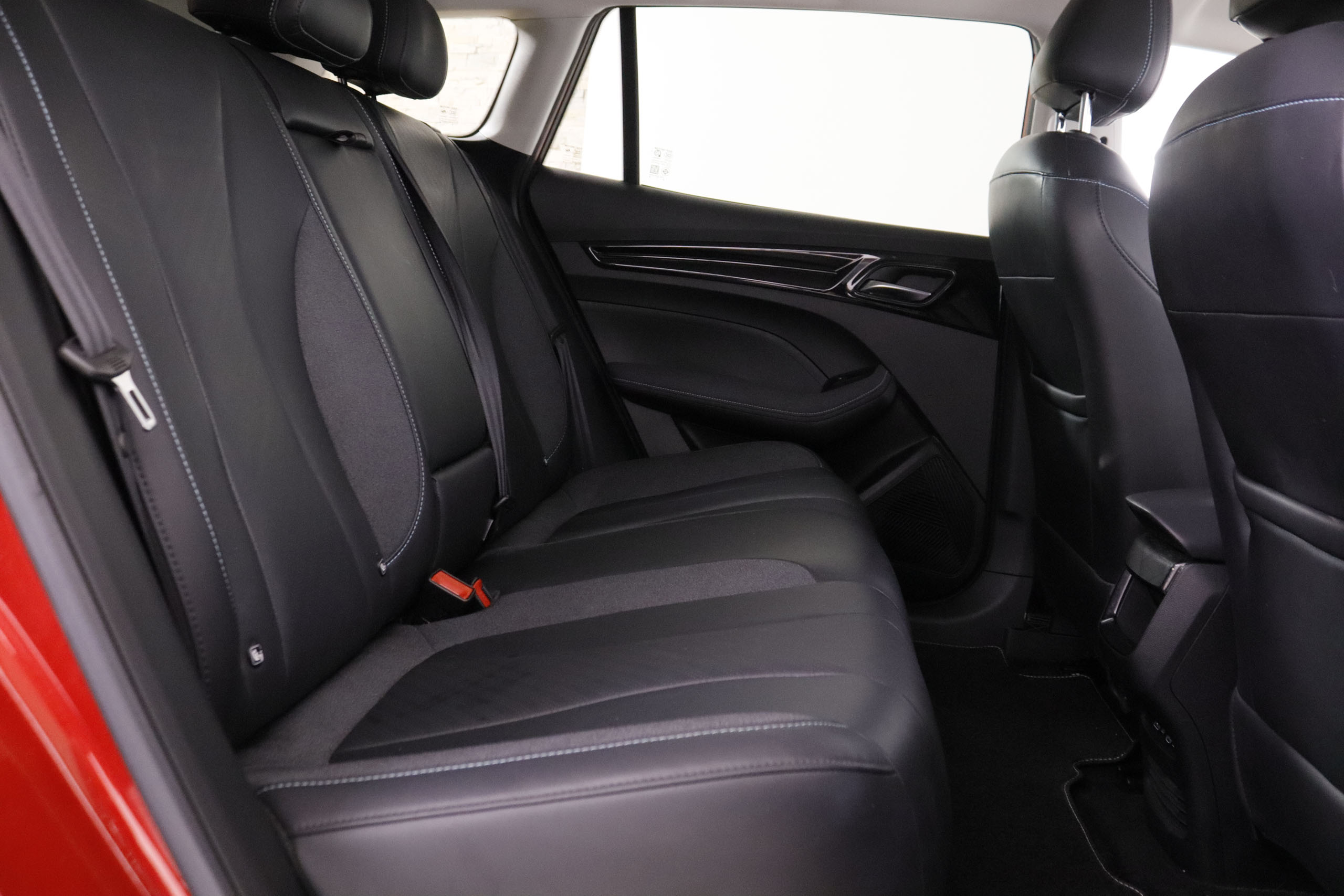 Mg MG5 ELECTRICO 61 KWH RANGE LUXURY AUTO 177CV 5P # CUERO, NAVY, PARKTRONIC foto 27