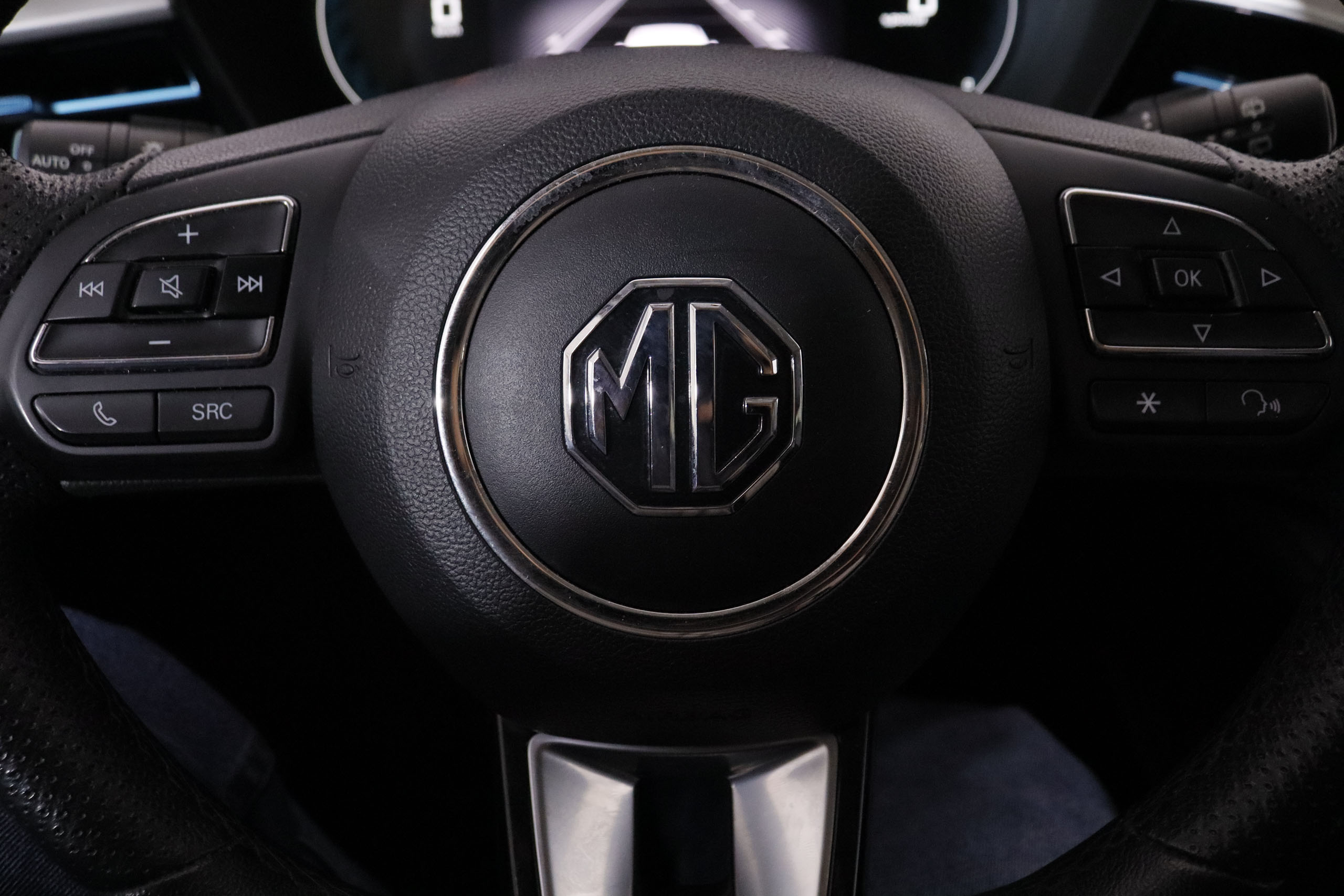 Mg MG5 ELECTRICO 61 KWH RANGE LUXURY AUTO 177CV 5P # CUERO, NAVY, PARKTRONIC foto 17