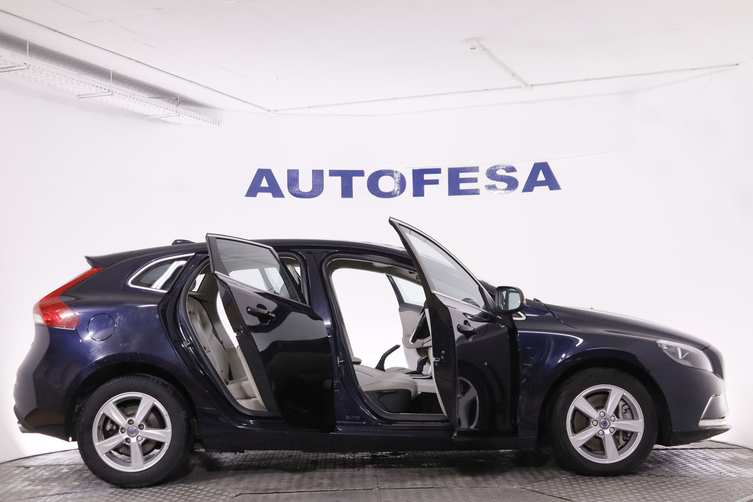 Volvo V40 2.0 D3 MOMENTUN AUTO 150CV 5P foto 10