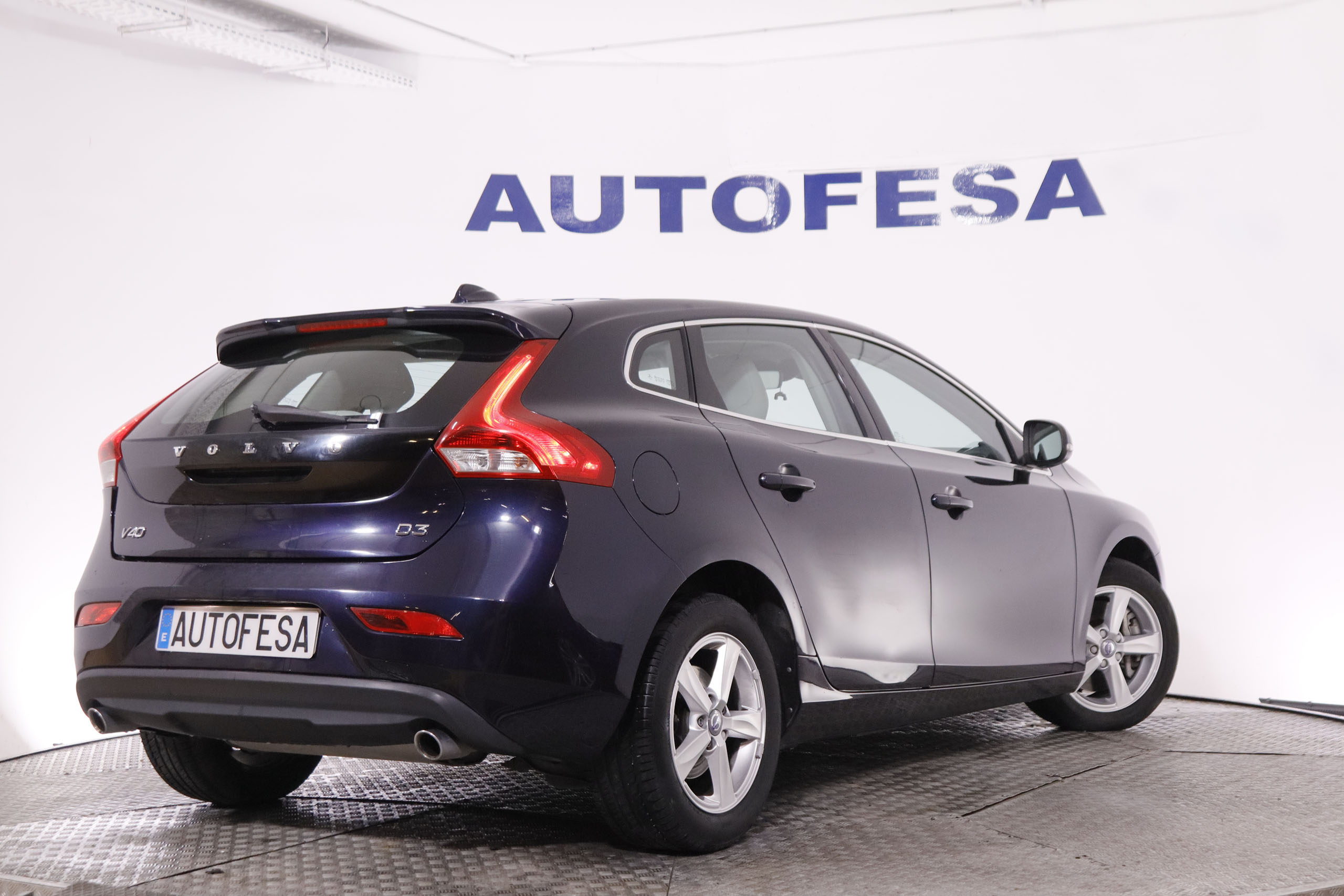 Volvo V40 2.0 D3 MOMENTUN AUTO 150CV 5P foto 5