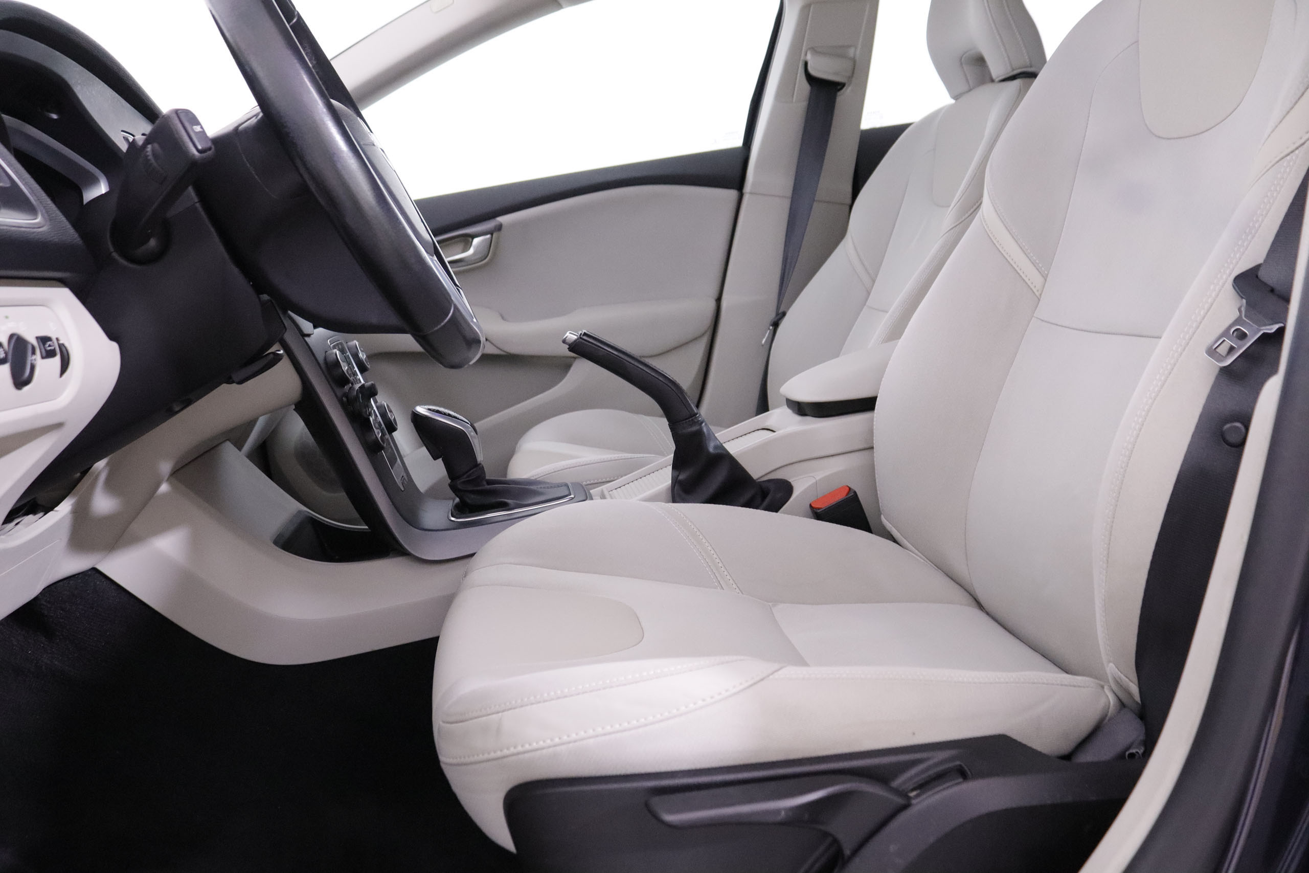 Volvo V40 2.0 D3 MOMENTUN AUTO 150CV 5P foto 20