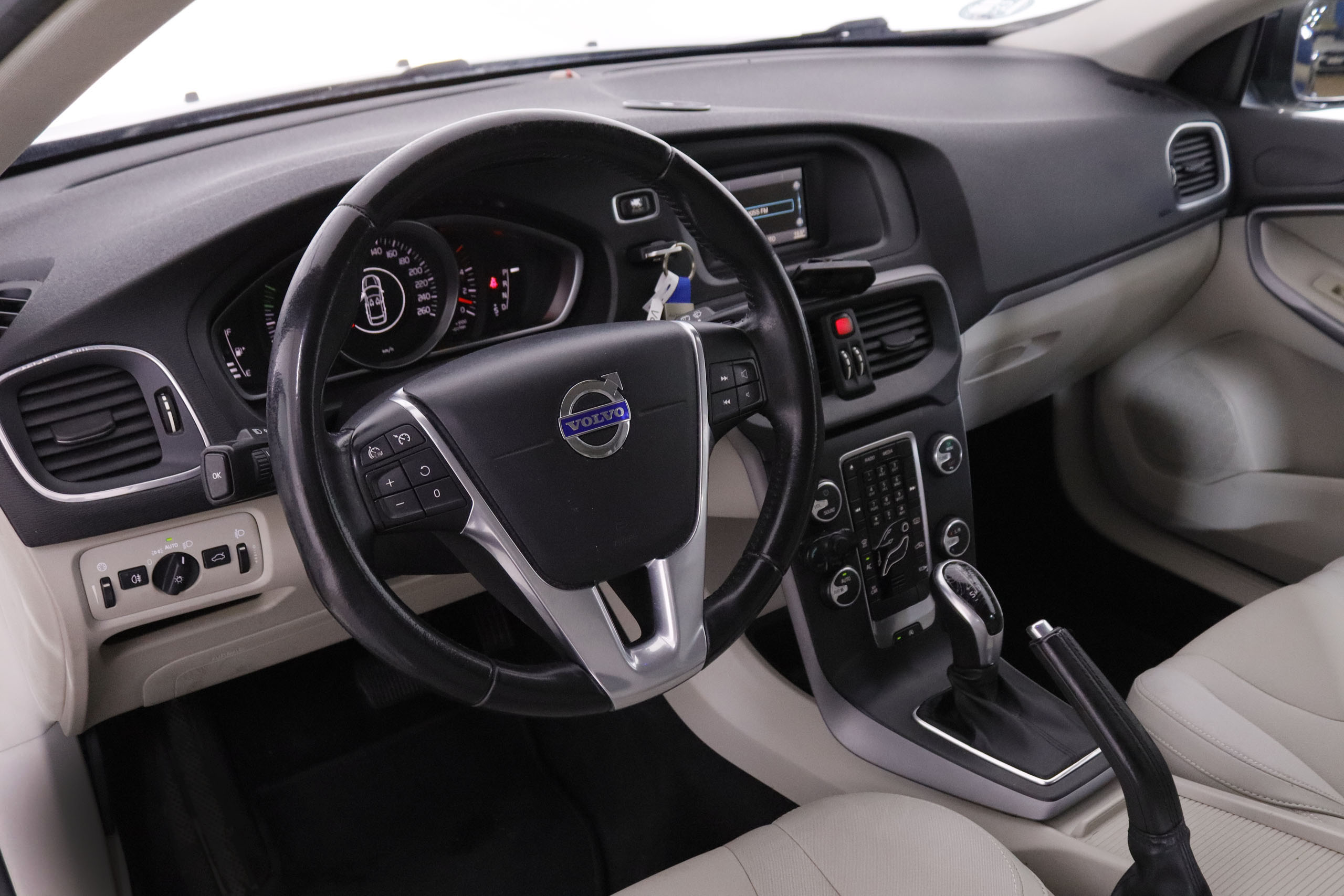 Volvo V40 2.0 D3 MOMENTUN AUTO 150CV 5P foto 14