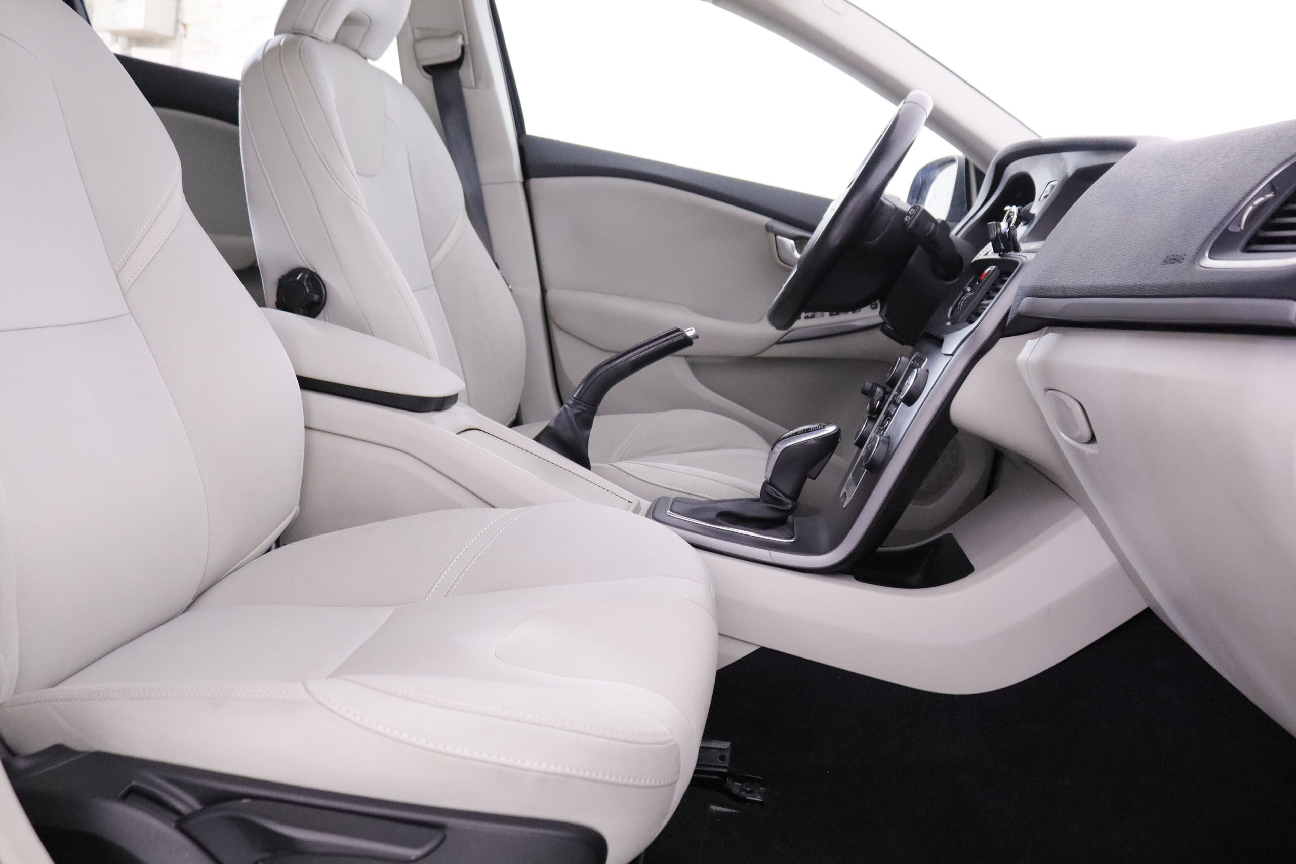 Volvo V40 2.0 D3 MOMENTUN AUTO 150CV 5P foto 21