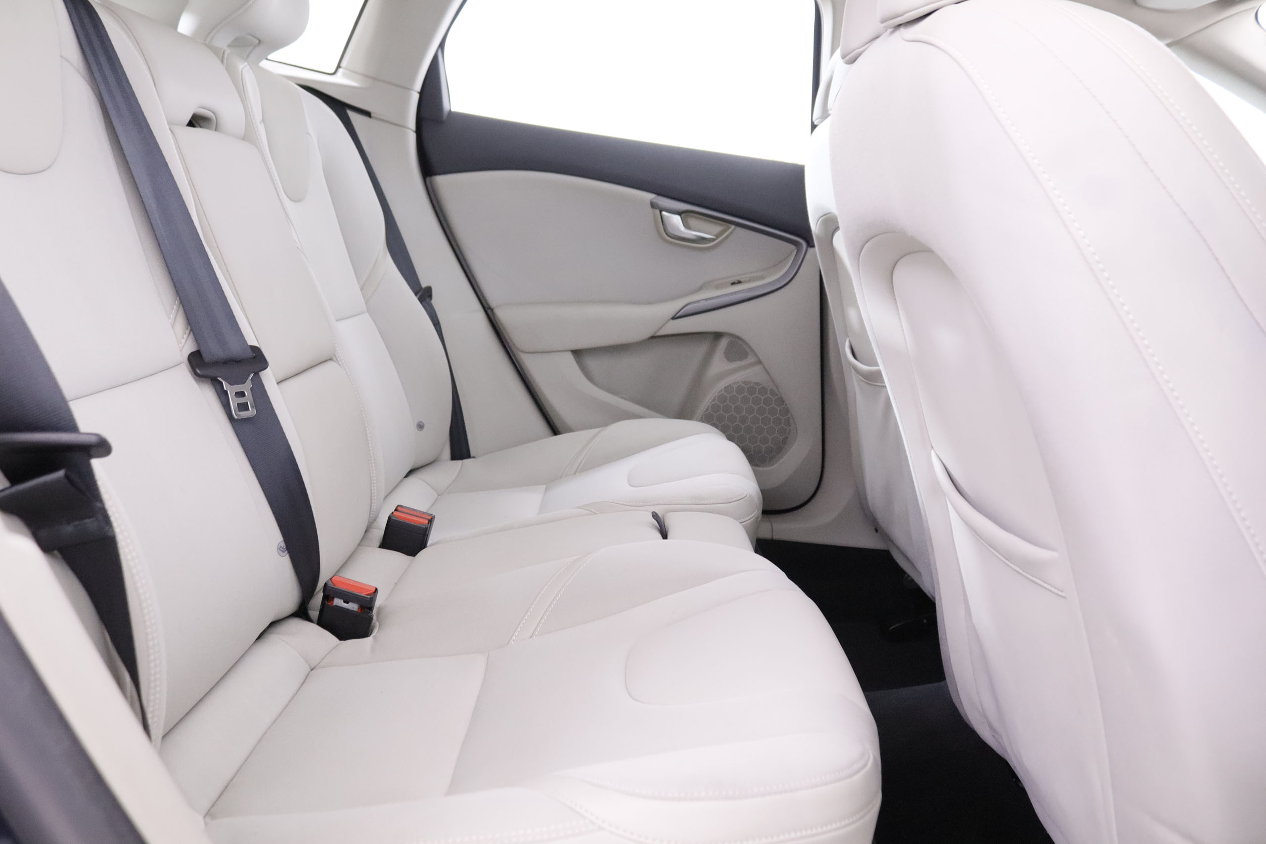 Volvo V40 2.0 D3 MOMENTUN AUTO 150CV 5P foto 22