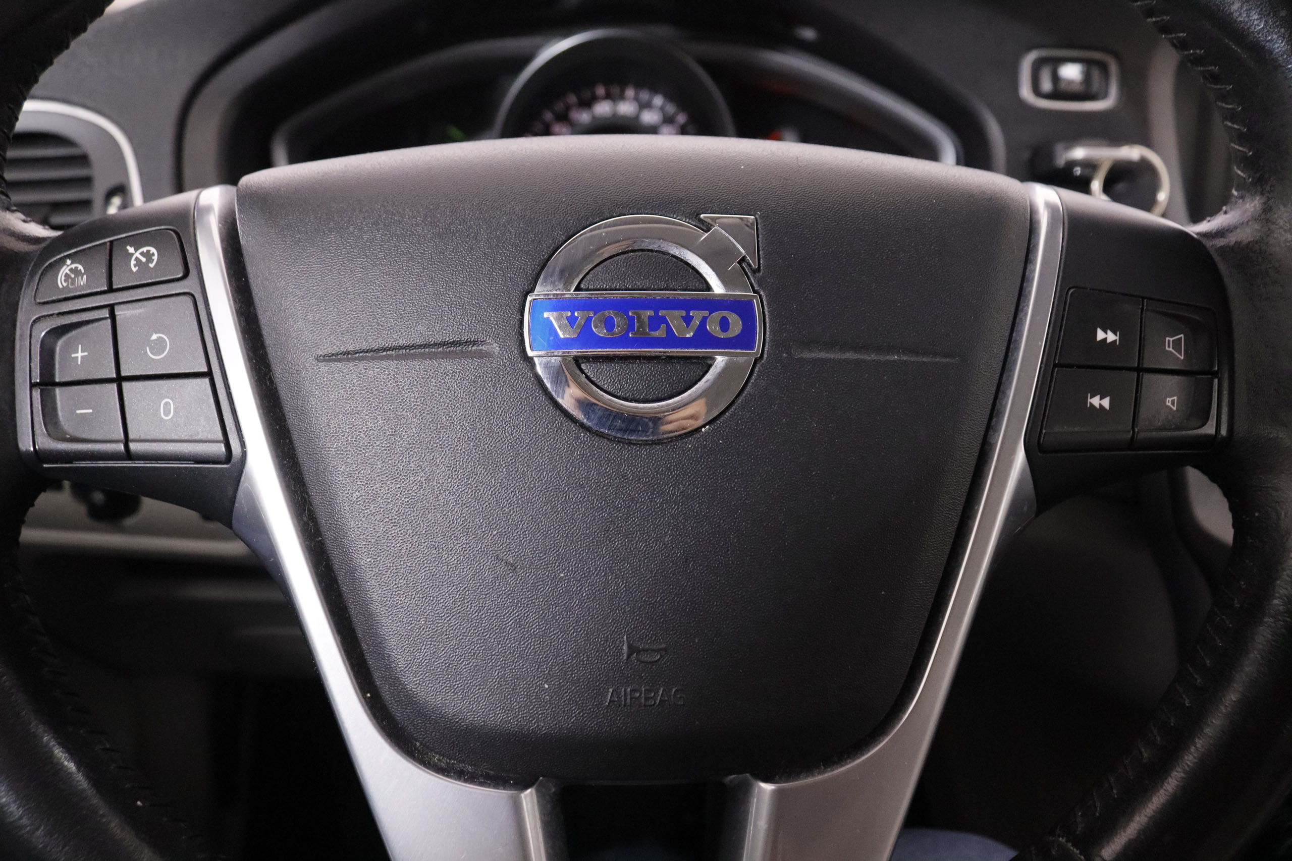 Volvo V40 2.0 D3 MOMENTUN AUTO 150CV 5P foto 17