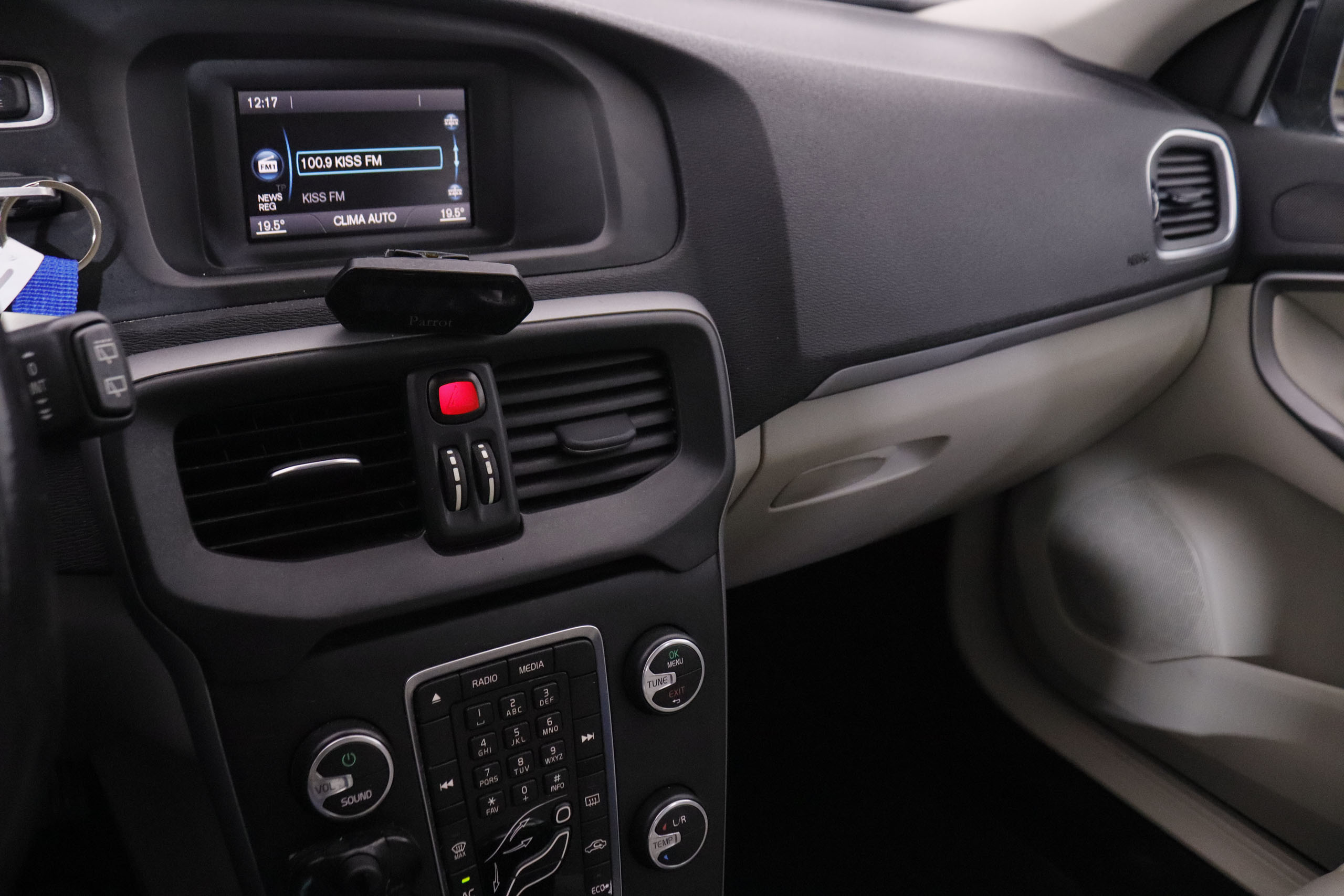 Volvo V40 2.0 D3 MOMENTUN AUTO 150CV 5P foto 19