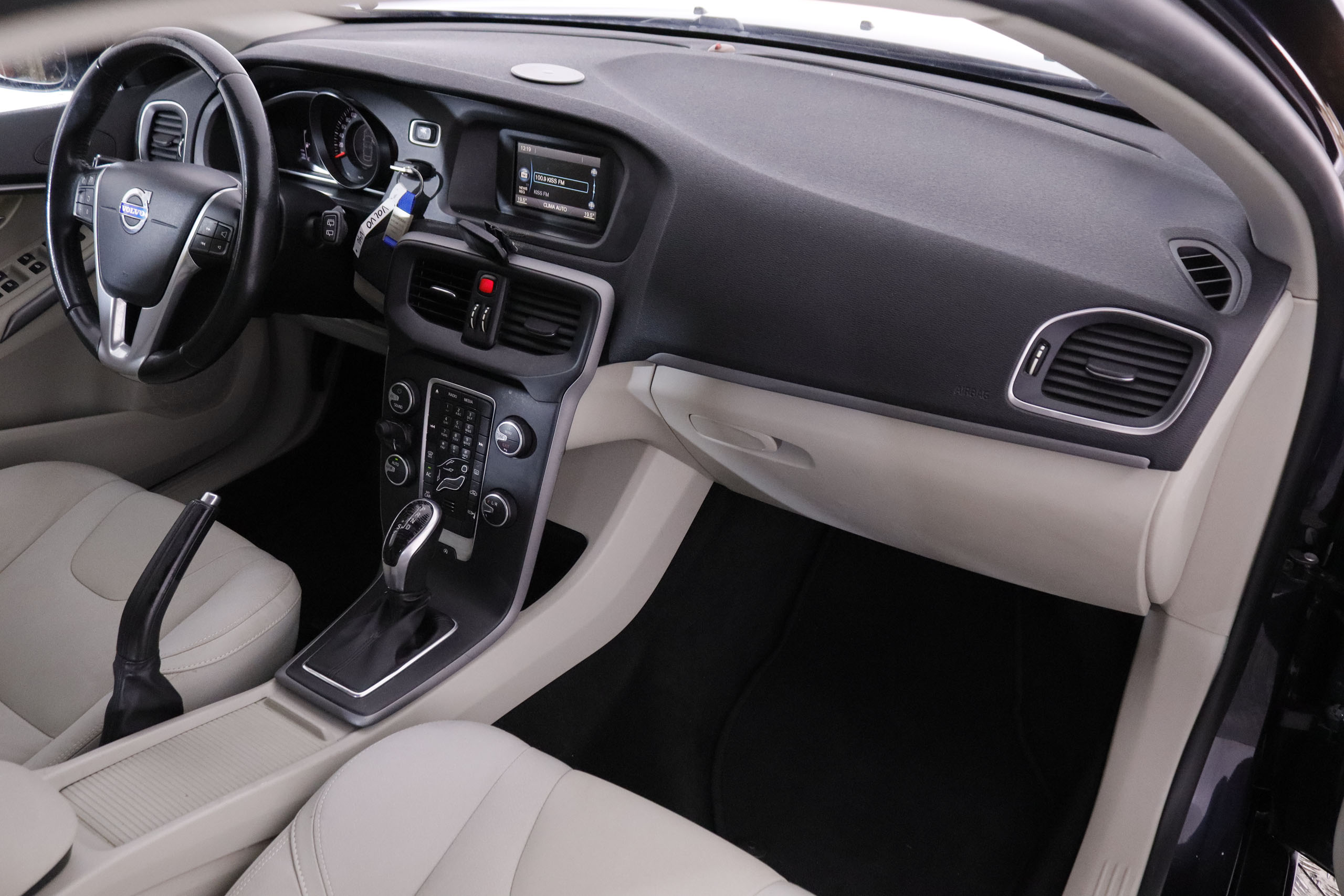 Volvo V40 2.0 D3 MOMENTUN AUTO 150CV 5P foto 15