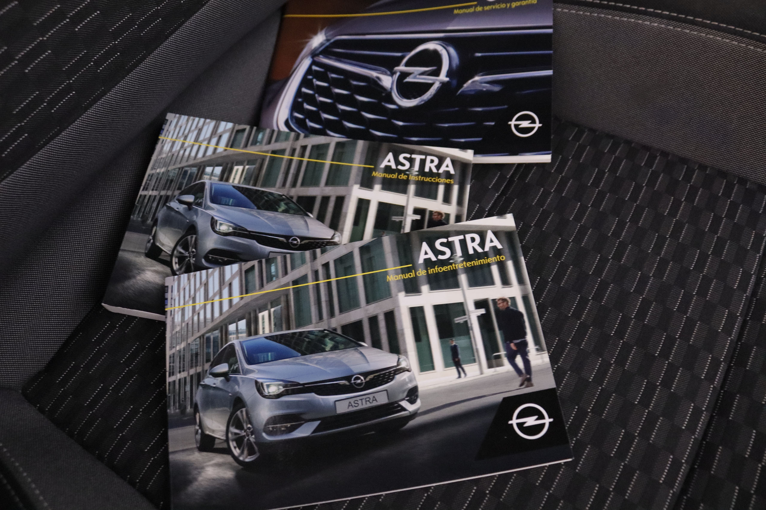 Opel Astra 1.2 T GS LINE 110CV 5P foto 27