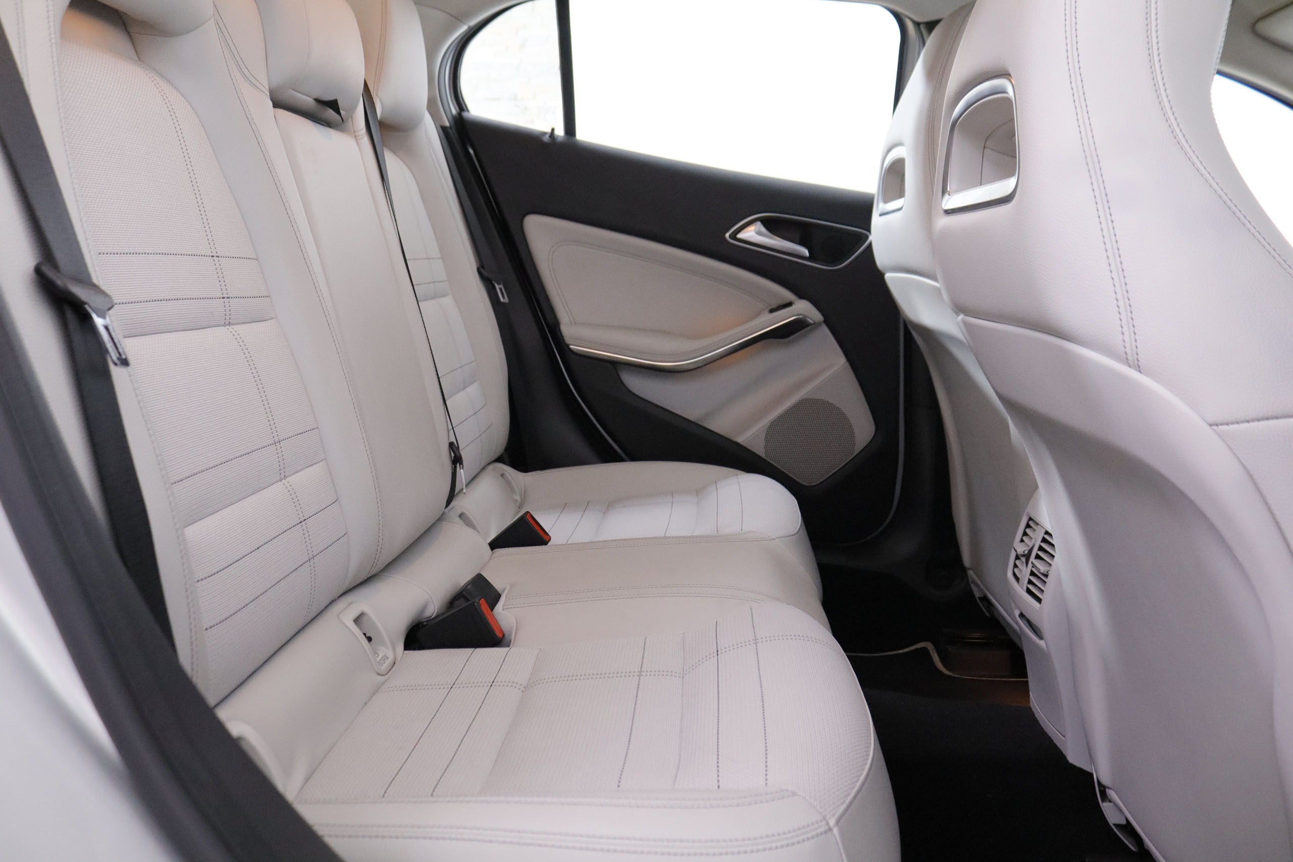 Mercedes-benz Gla 200 CLASE GLA GLA200 CDI STYLE 7G AUTO 136CV 5P # PARKTRONIC foto 27