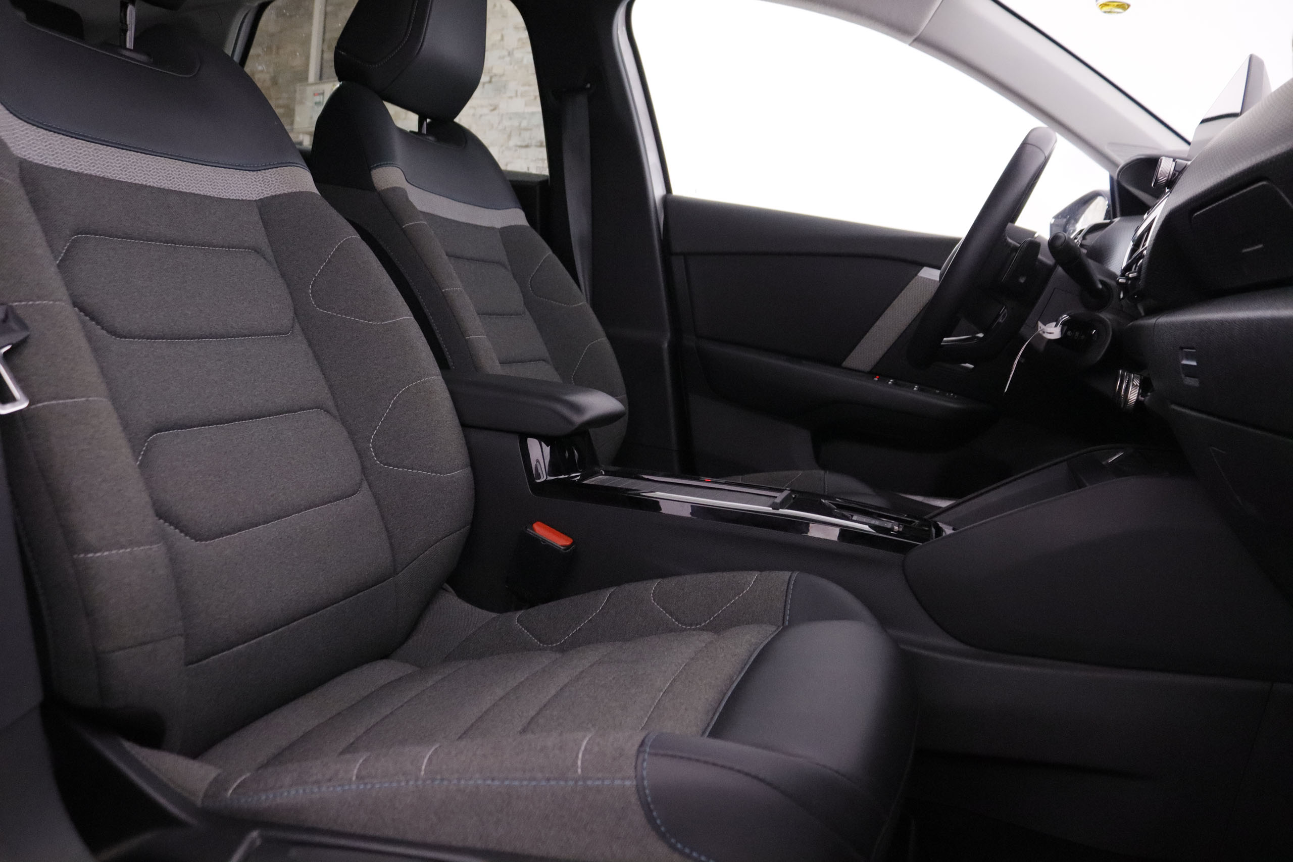 Citroen C4 1.5 BLUEHDI FEEL PACK AUTO 130CV 5P # NAVY, PARKTRONIC foto 25