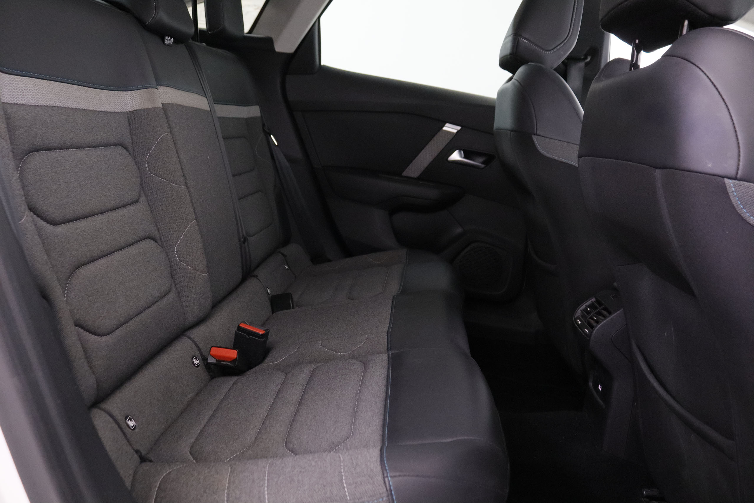 Citroen C4 1.5 BLUEHDI FEEL PACK AUTO 130CV 5P # NAVY, PARKTRONIC foto 26