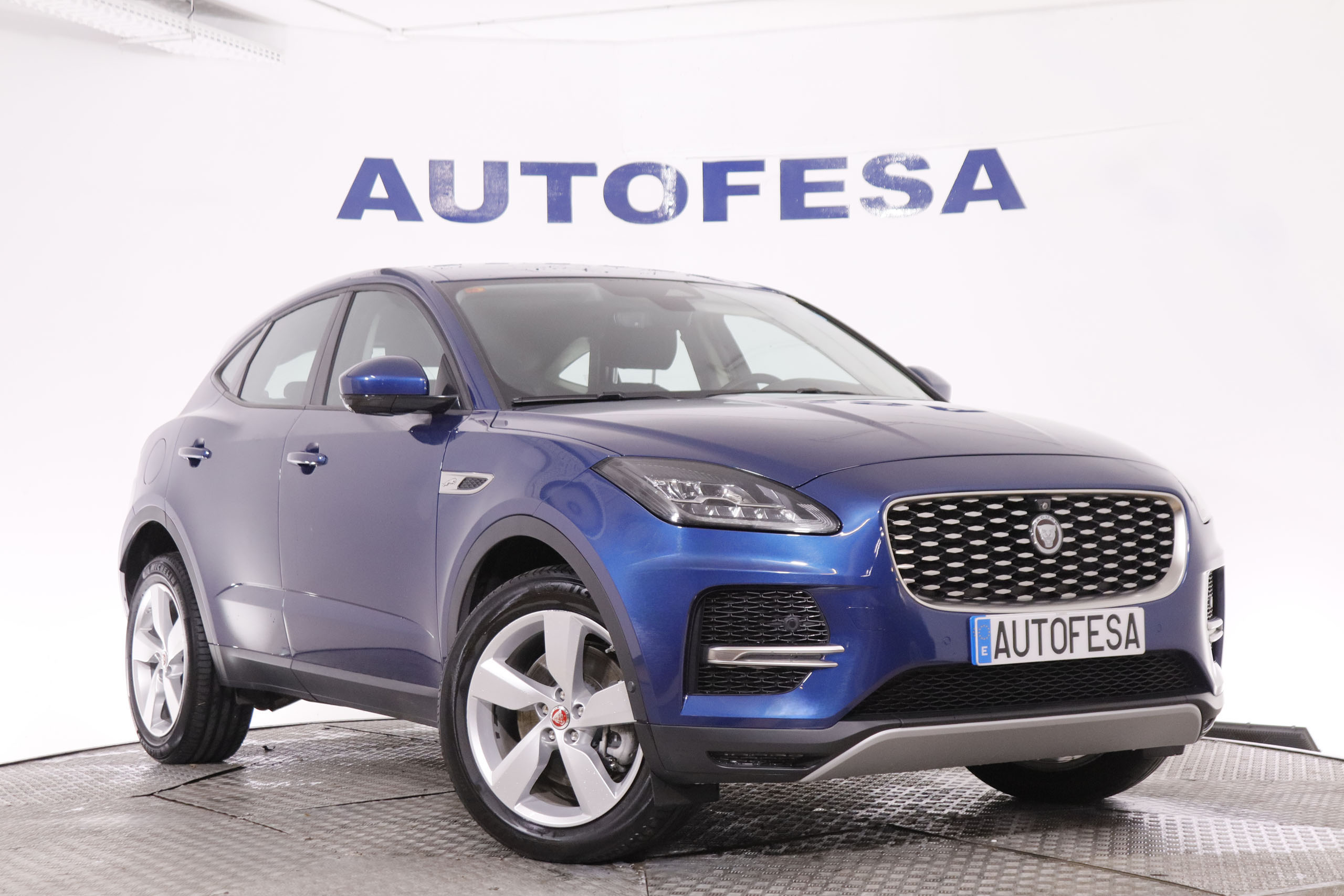 Jaguar E-pace 2.0 D 163CV 5P # OPCIONES POR 3.227€, IVA DEDUCIBLE, PARKTRONIC foto 3