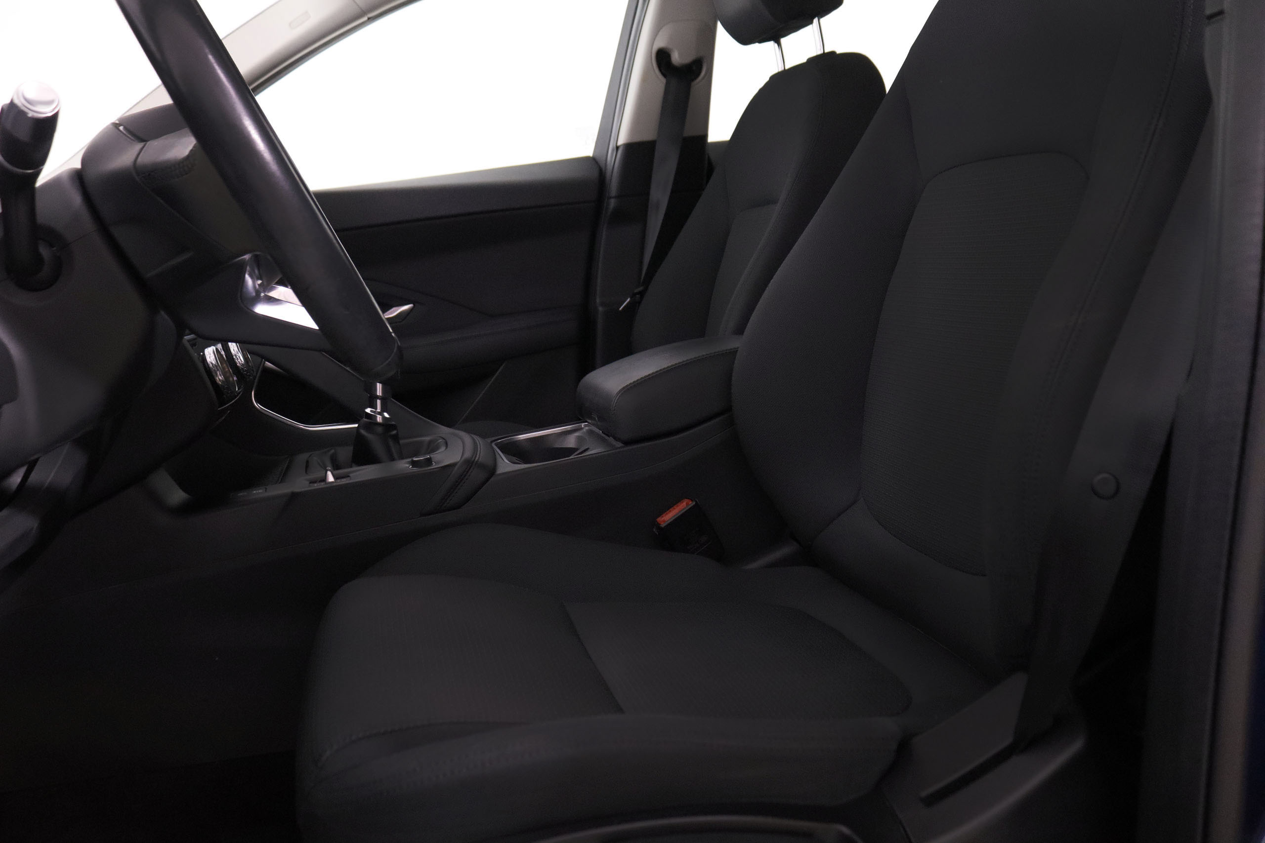 Jaguar E-pace 2.0 D 163CV 5P # OPCIONES POR 3.227€, IVA DEDUCIBLE, PARKTRONIC foto 24