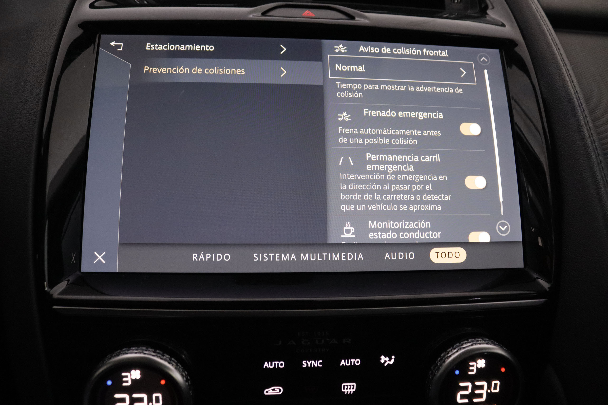 Jaguar E-pace 2.0 D 163CV 5P # OPCIONES POR 3.227€, IVA DEDUCIBLE, PARKTRONIC foto 20