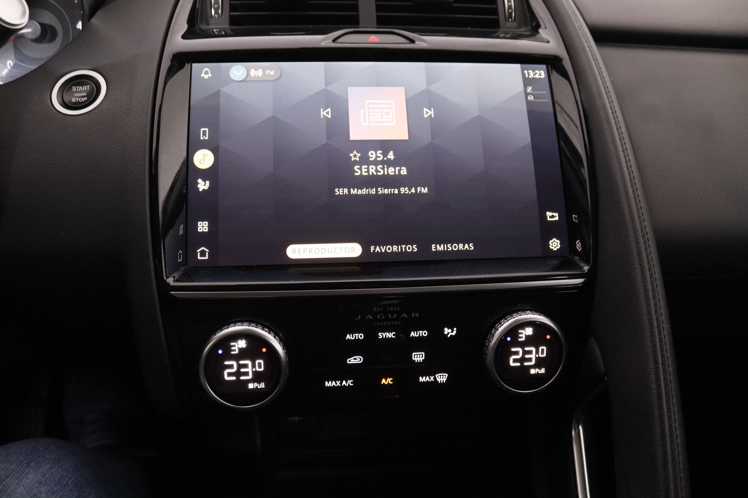 Jaguar E-pace 2.0 D 163CV 5P # OPCIONES POR 3.227€, IVA DEDUCIBLE, PARKTRONIC foto 21