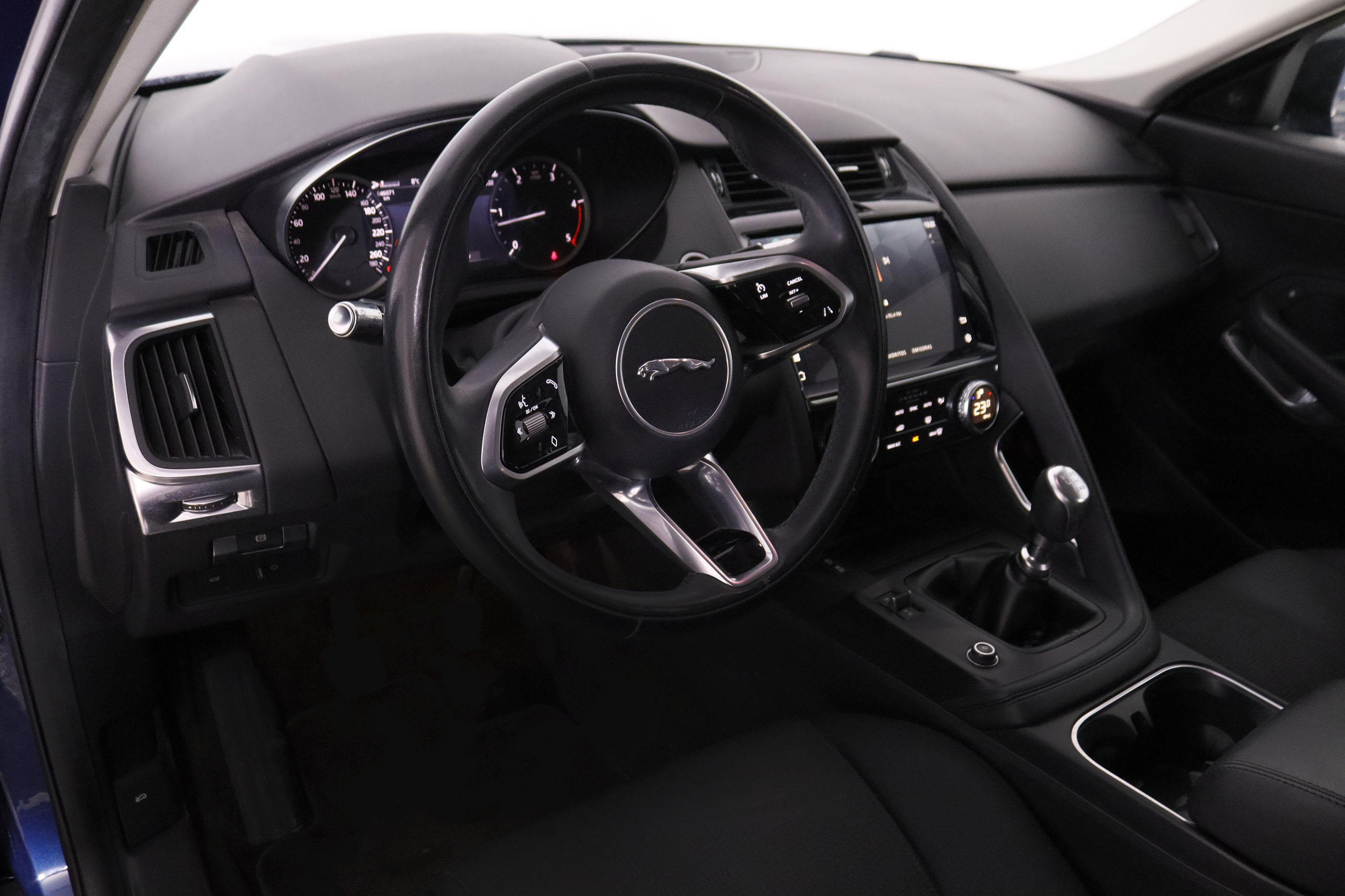 Jaguar E-pace 2.0 D 163CV 5P # OPCIONES POR 3.227€, IVA DEDUCIBLE, PARKTRONIC foto 14