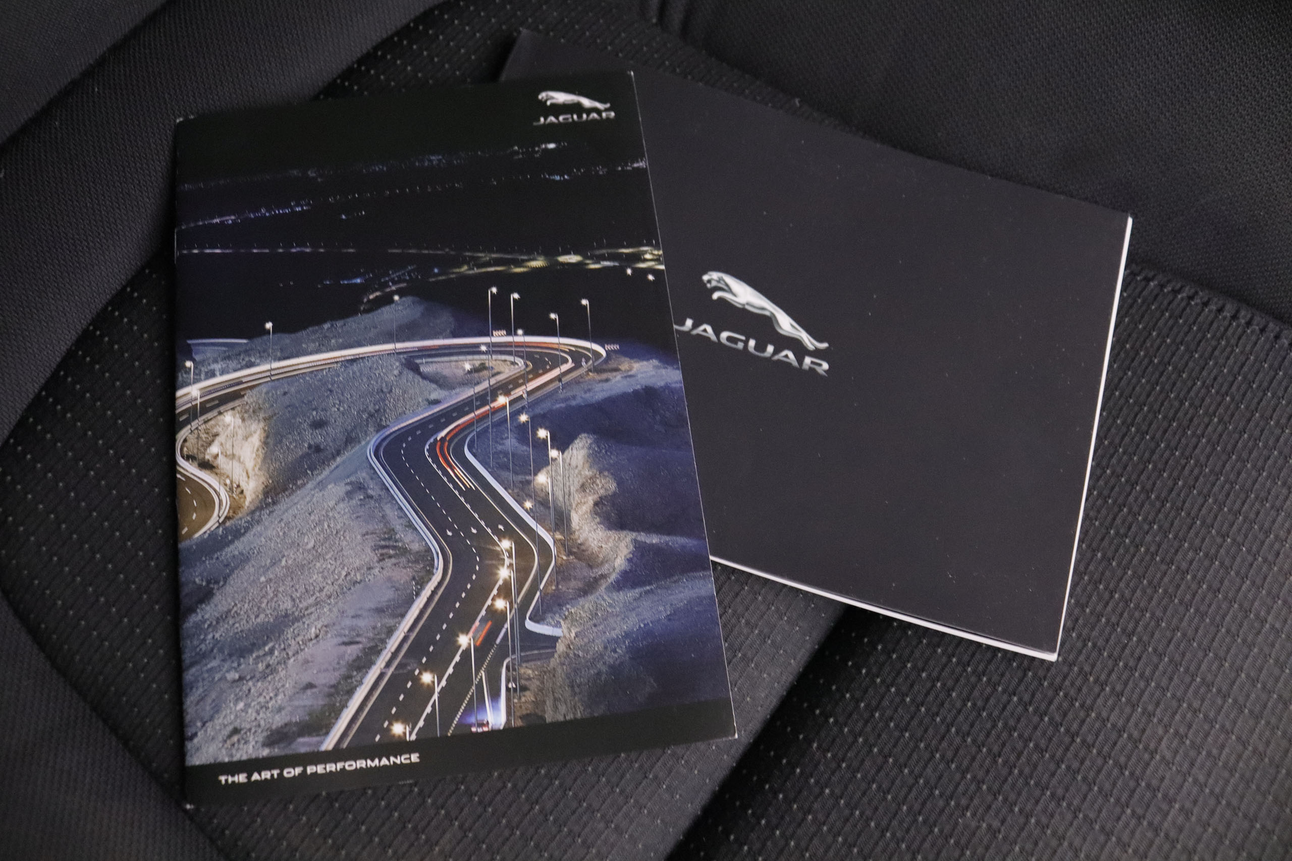 Jaguar E-pace 2.0 D 163CV 5P # OPCIONES POR 3.227€, IVA DEDUCIBLE, PARKTRONIC foto 27