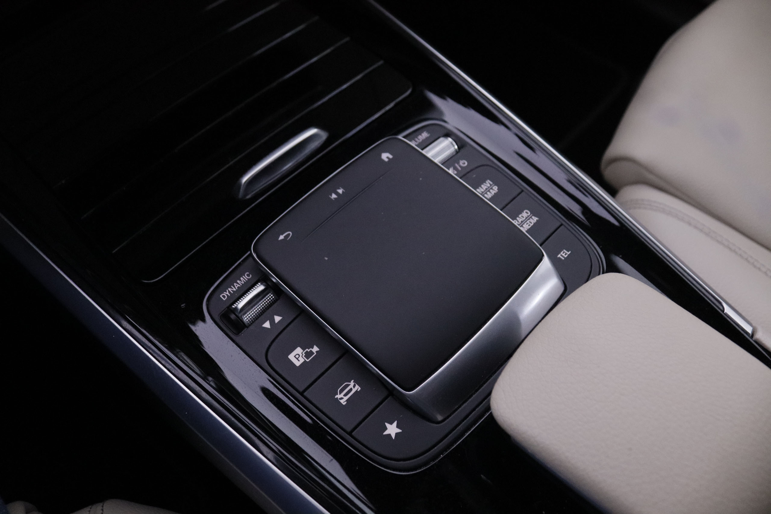 Mercedes-benz GLB 200 CLASE GLB 200D DCT 150CV 7PLAZAS 5P # IVA DEDUCIBLE, NAVY, PARKTRONIC foto 24