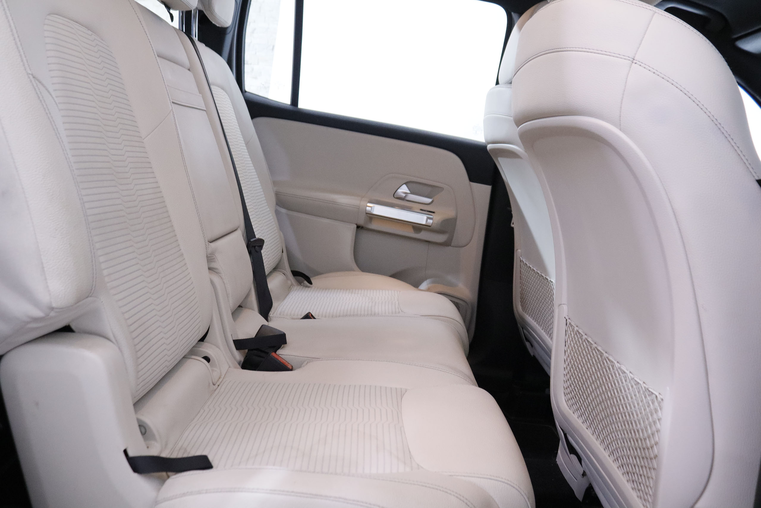 Mercedes-benz GLB 200 CLASE GLB 200D DCT 150CV 7PLAZAS 5P # IVA DEDUCIBLE, NAVY, PARKTRONIC foto 28