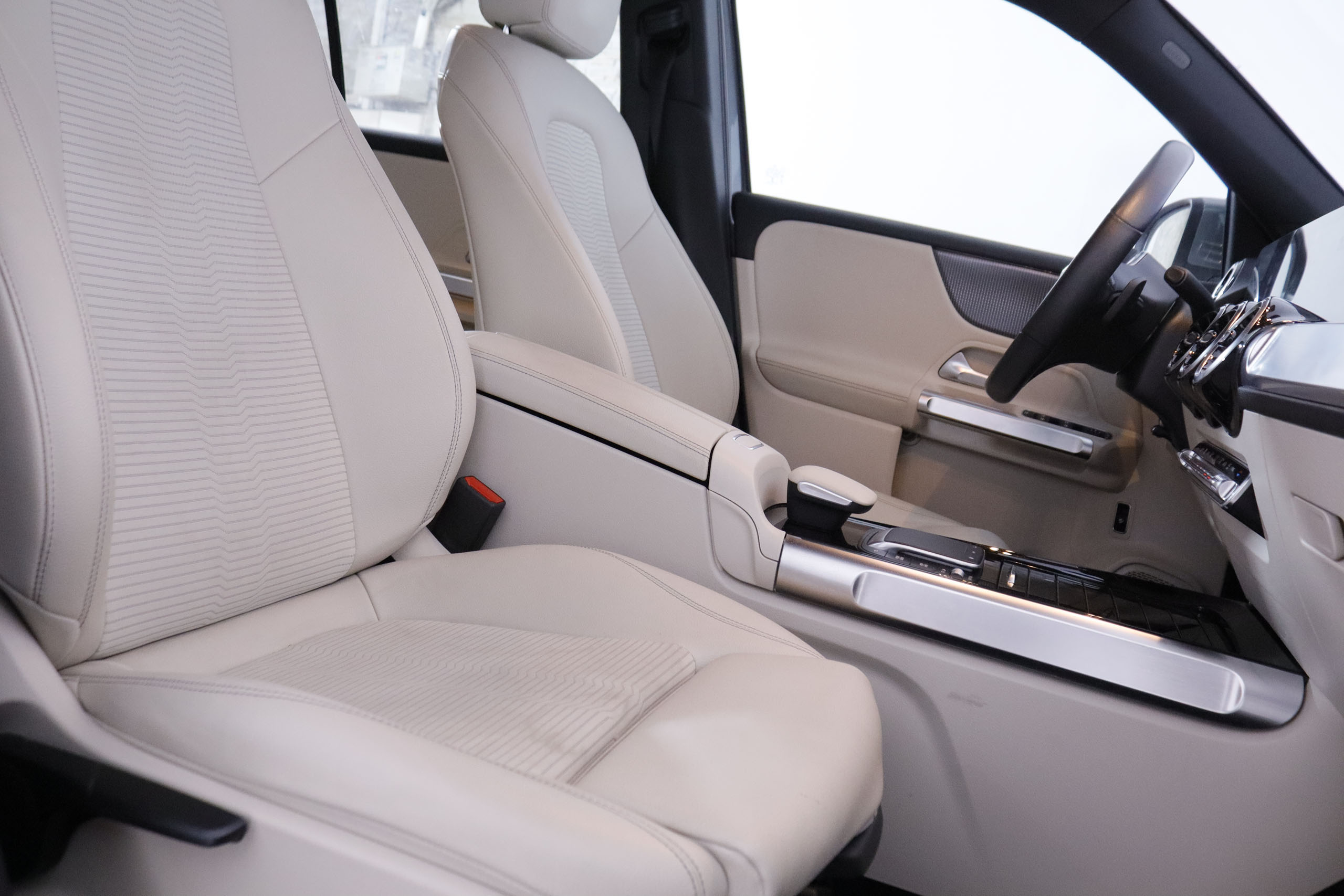 Mercedes-benz GLB 200 CLASE GLB 200D DCT 150CV 7PLAZAS 5P # IVA DEDUCIBLE, NAVY, PARKTRONIC foto 27