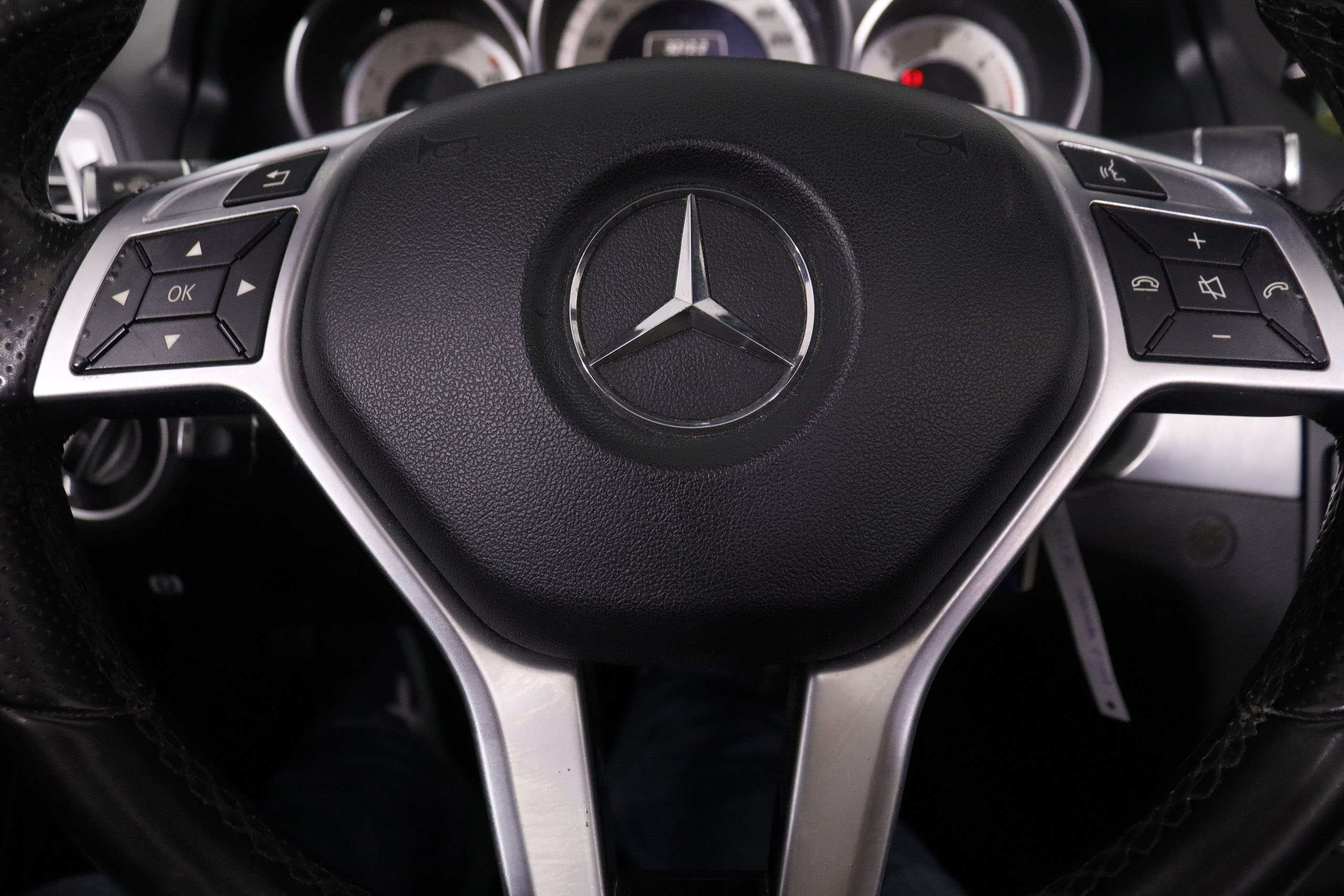 Mercedes-benz E 220 CLASE E E220 D CABRIO AMG LINE AUTO 170CV 2P # CUERO, NAVY, PARKTRONIC foto 18