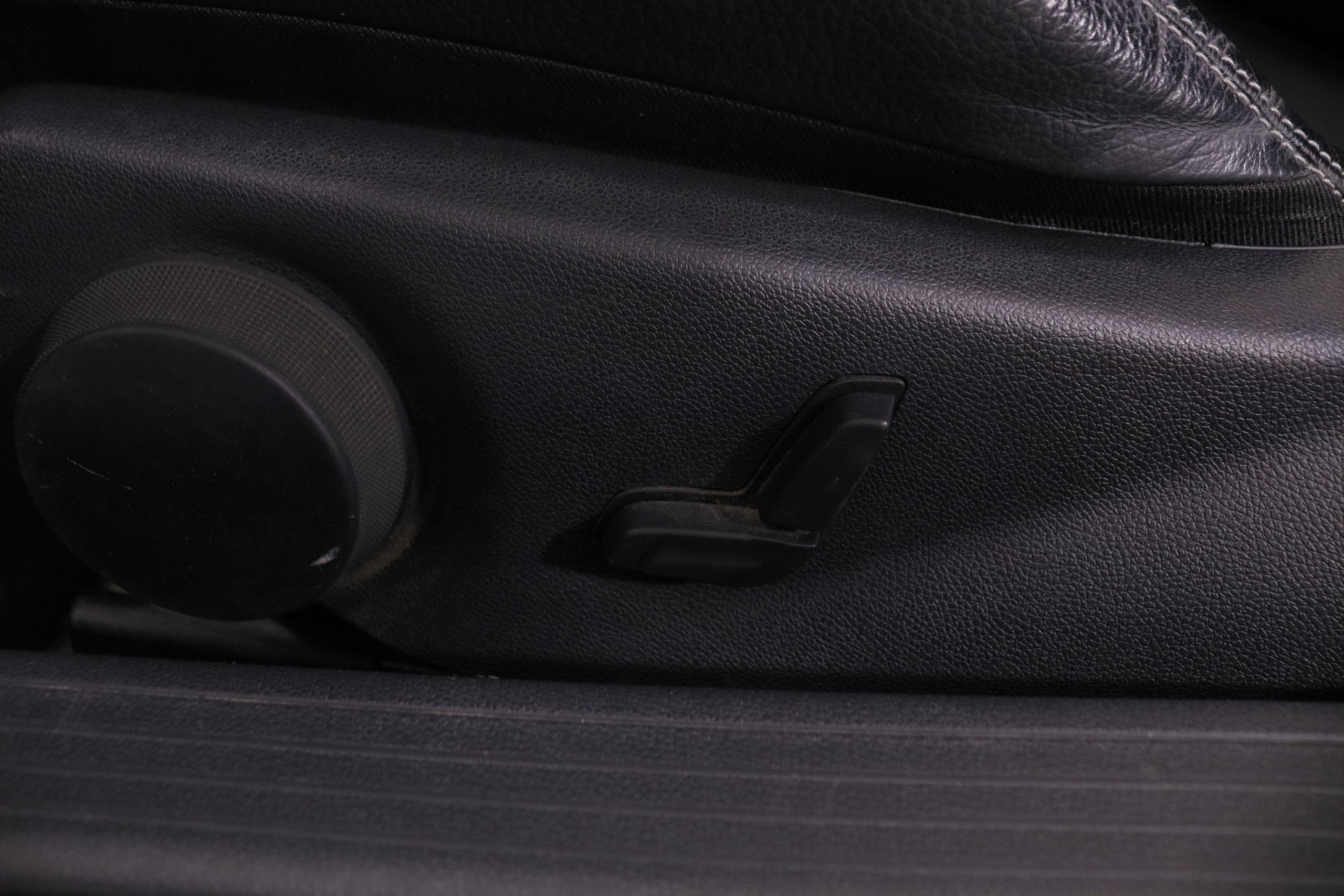 Mercedes-benz E 220 CLASE E E220 D CABRIO AMG LINE AUTO 170CV 2P # CUERO, NAVY, PARKTRONIC foto 28