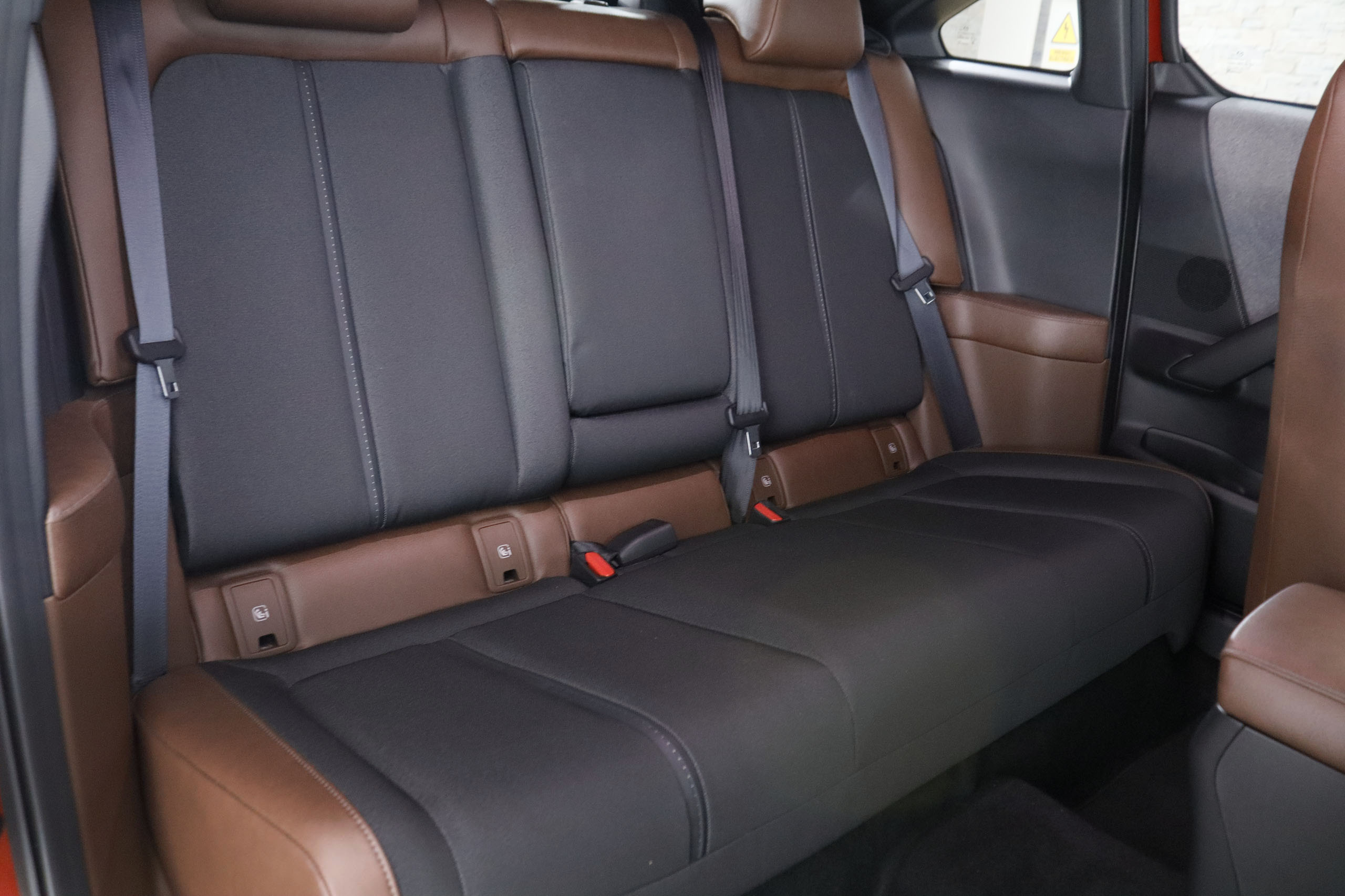 Mazda MX-30 ELECTRICO E-SKYACTIVE ADVANTAGE 145CV 5P # OPCIONES POR 1694€, IVA DEDUCIBLE, NAVY, PARKTRONIC foto 27