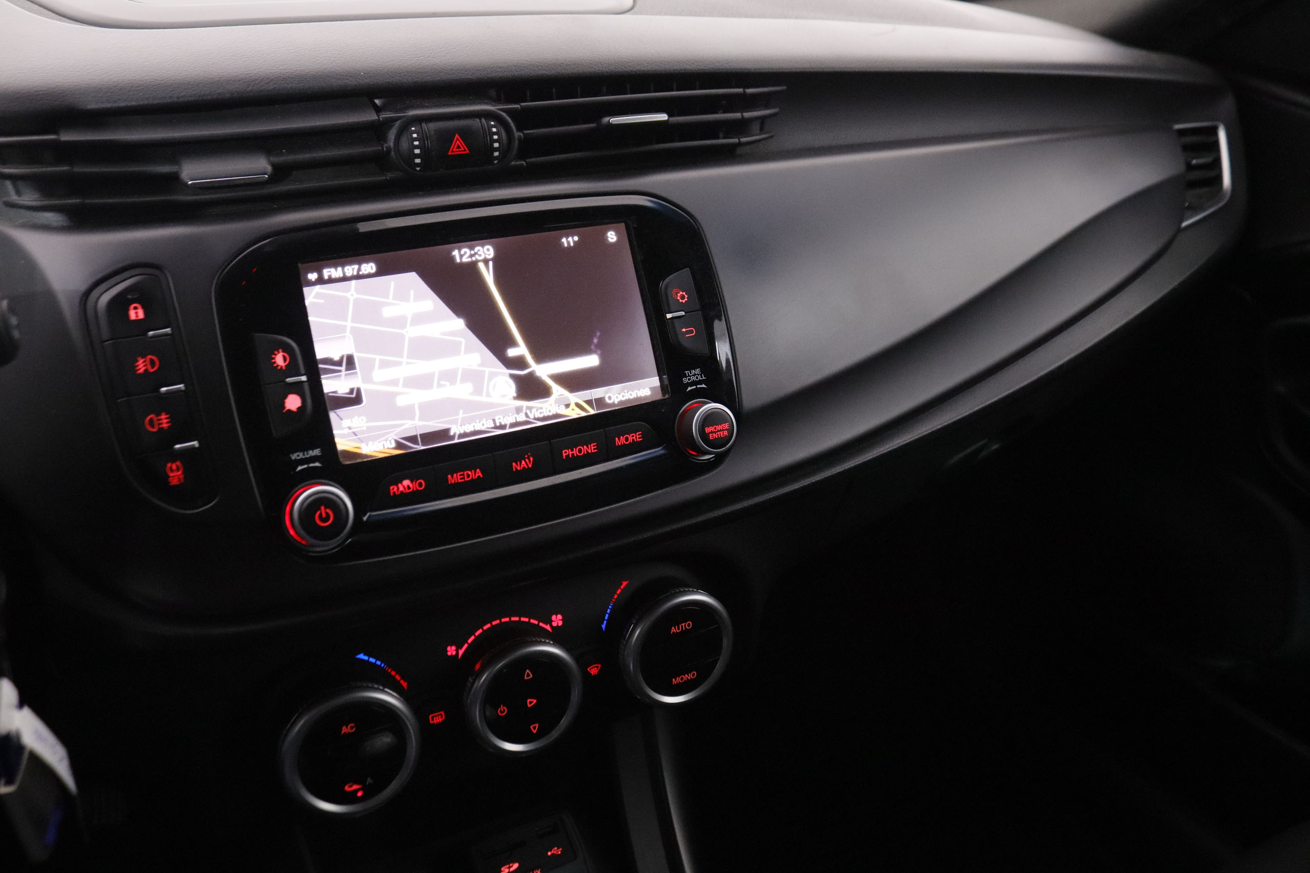 Alfa Romeo Giulietta 1.4 TB DISTINCTIVE 120CV 5P # NAVY, PARKTRONIC foto 19