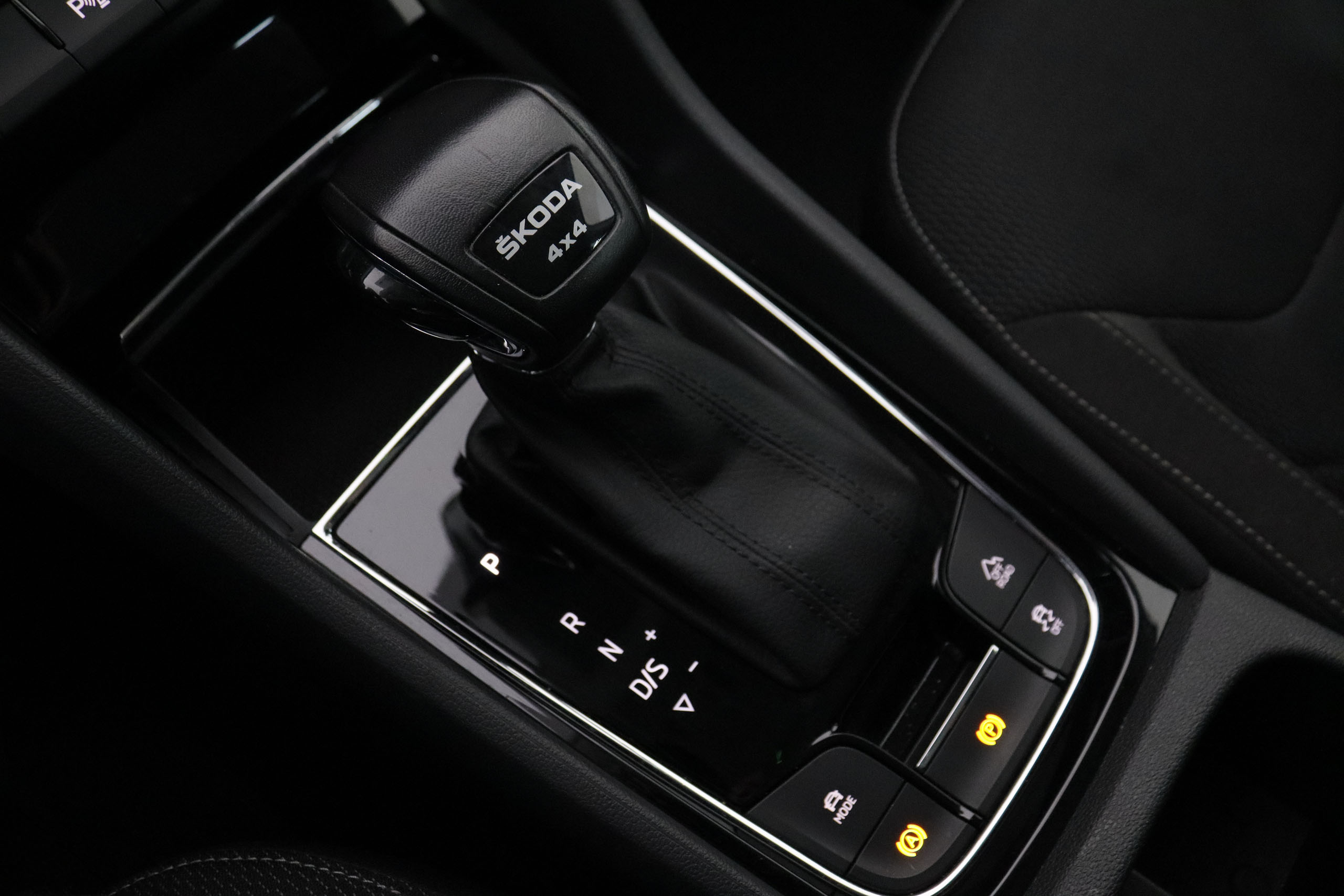 Skoda Kodiaq 2.0 TDI DSG 4X4 AMBITION AUTO 150CV 5P # IVA DEDUCIBLE, NAVY, PARKTRONIC foto 25