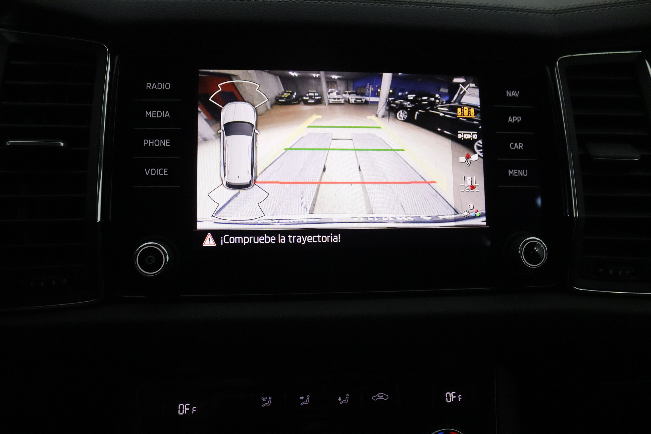 Skoda Kodiaq 2.0 TDI DSG 4X4 AMBITION AUTO 150CV 5P # IVA DEDUCIBLE, NAVY, PARKTRONIC foto 22