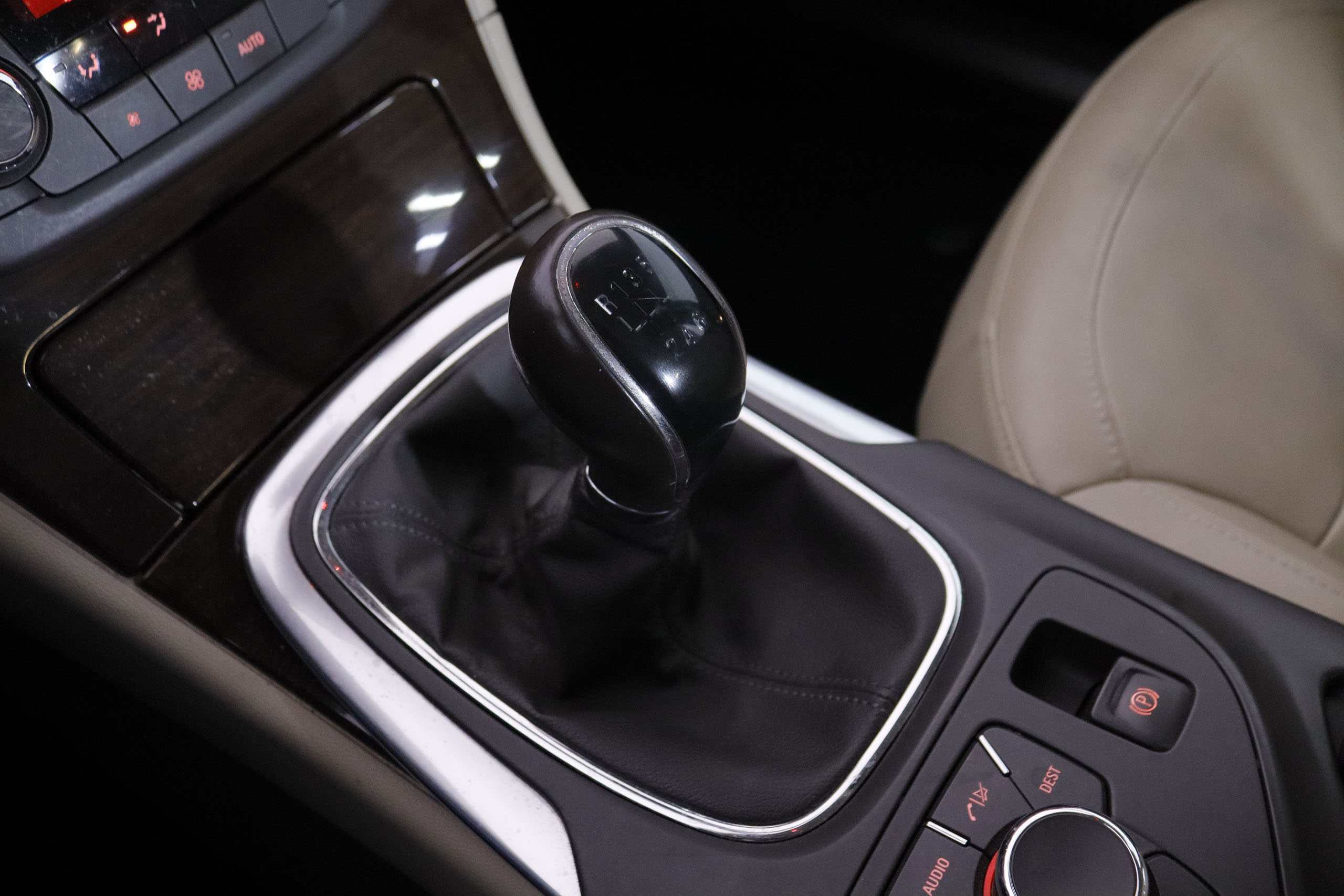 Opel Insignia 1.6T COSMO PACK 180CV 4P # CUERO, NAVY, PARKTRONIC foto 21