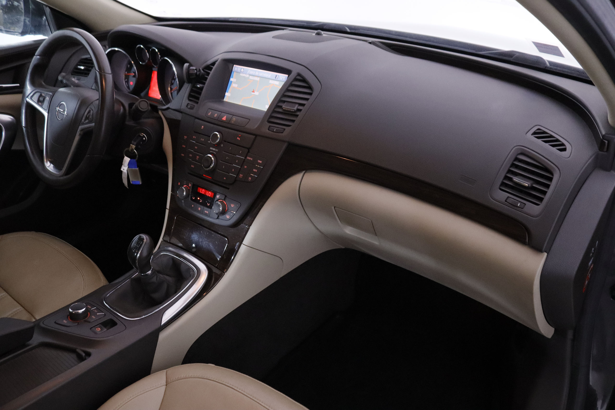 Opel Insignia 1.6T COSMO PACK 180CV 4P # CUERO, NAVY, PARKTRONIC foto 15