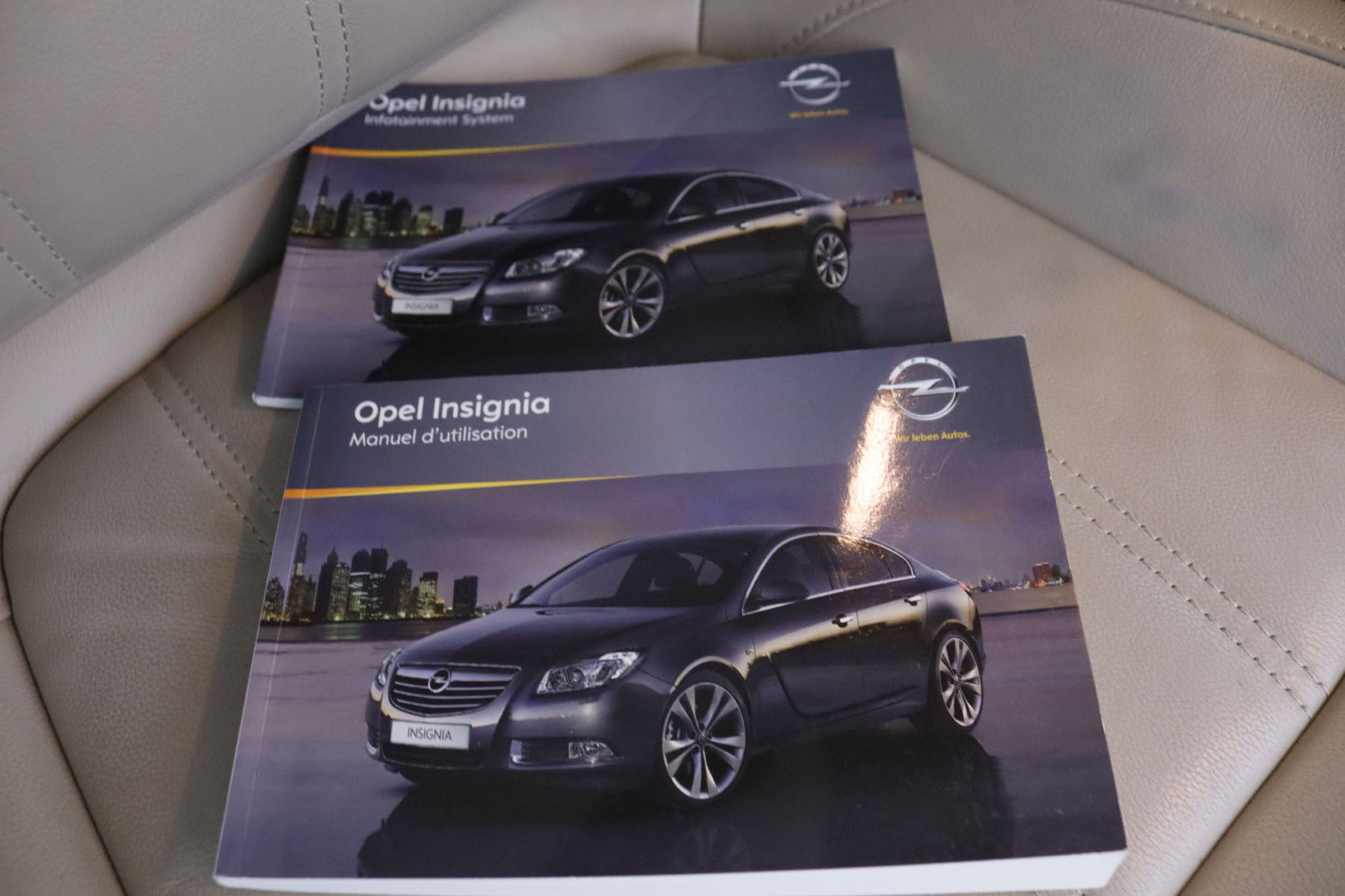 Opel Insignia 1.6T COSMO PACK 180CV 4P # CUERO, NAVY, PARKTRONIC foto 25