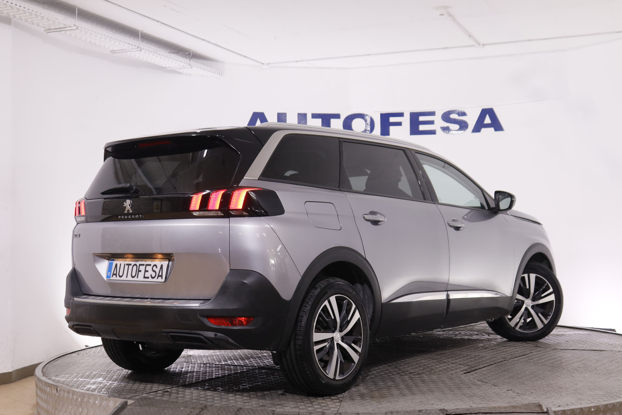 Peugeot 5008 1.5 BLUE HDI ALLURE 130CV 7 PLAZAS 5P # IVA DEDUCIBLE, OPCIONES POR 1562€, NAVY, PARKTRONIC foto 5