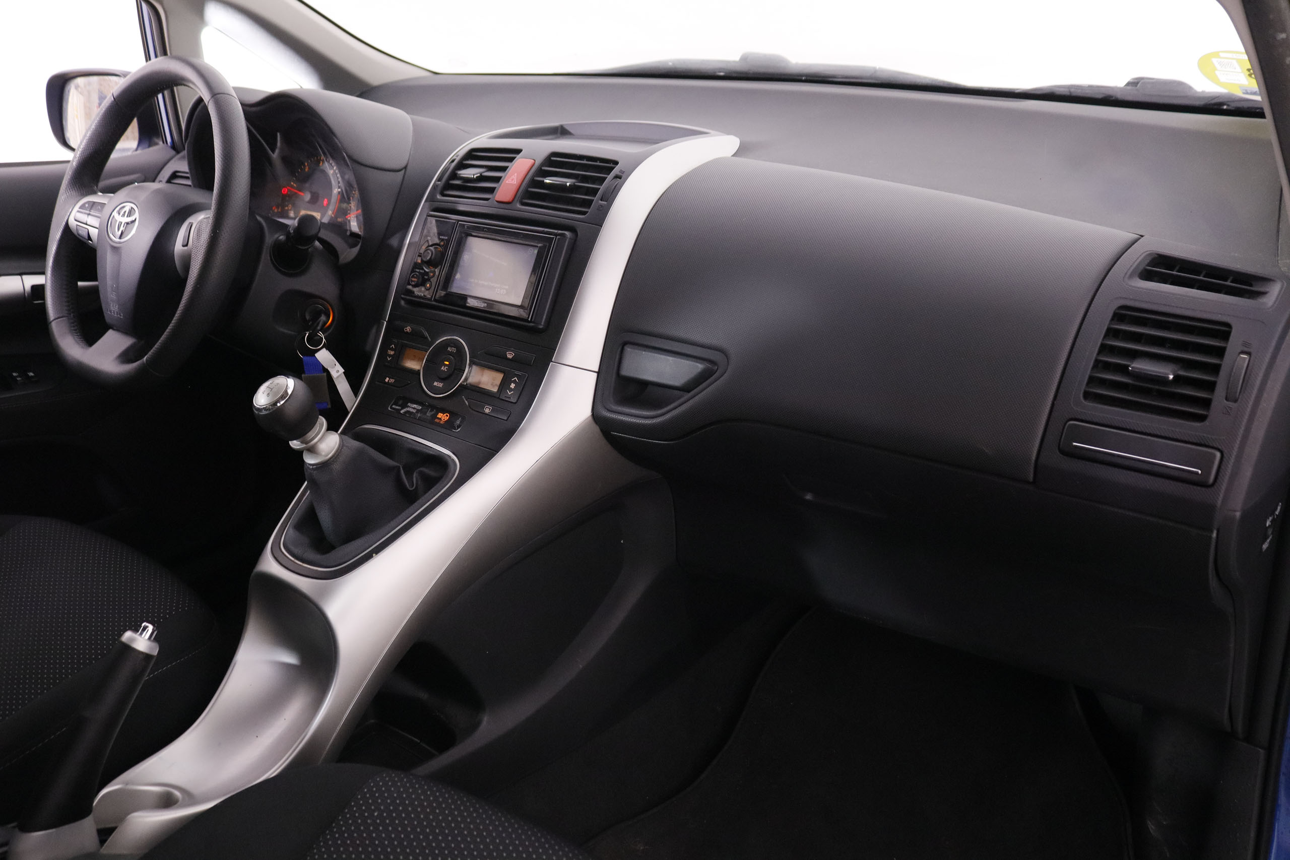 Toyota Auris 1.4 D ACTIVE 90CV 5P # NAVY foto 14