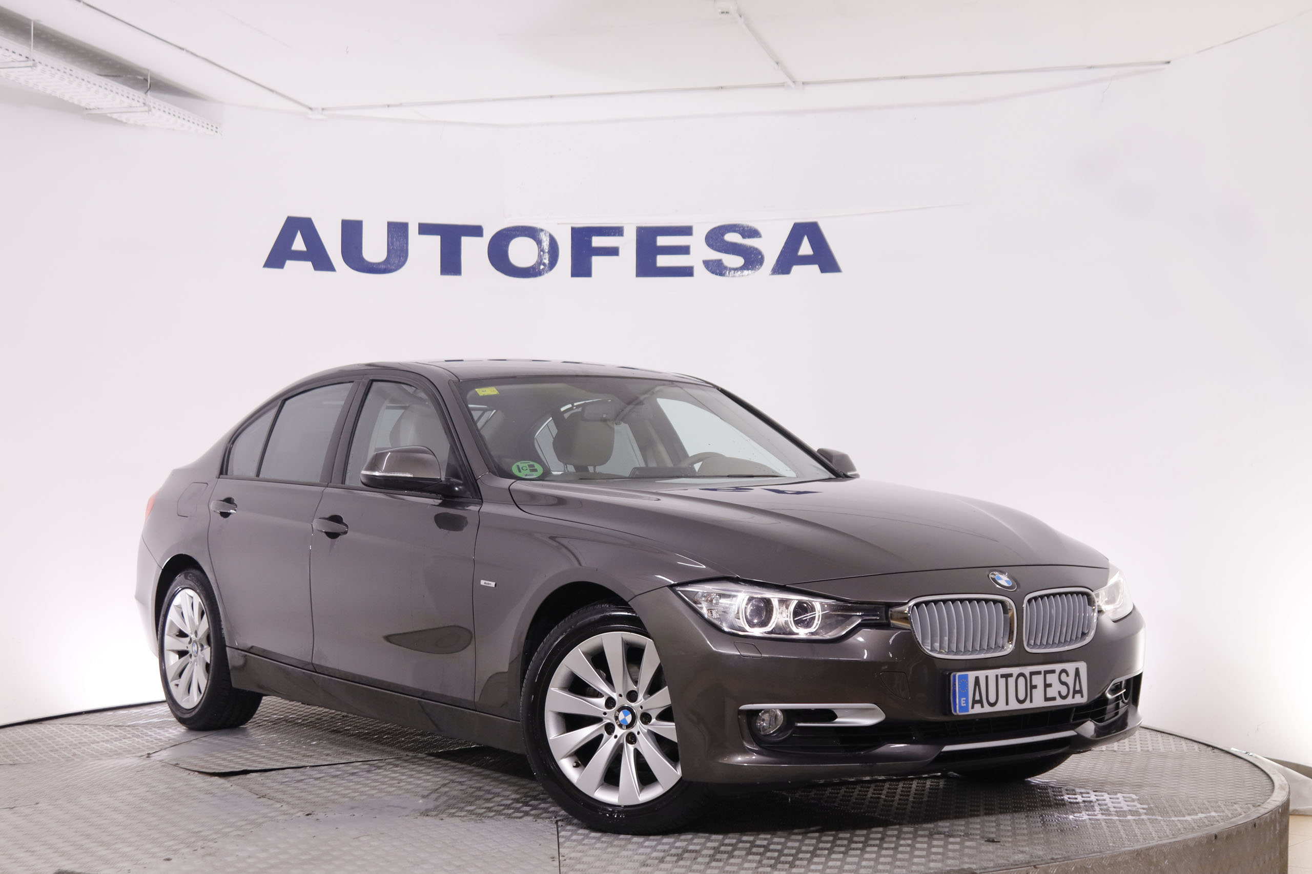 BMW 320 SERIE 3 320IA LUXURY AUTO 4P # BIXENON foto 3