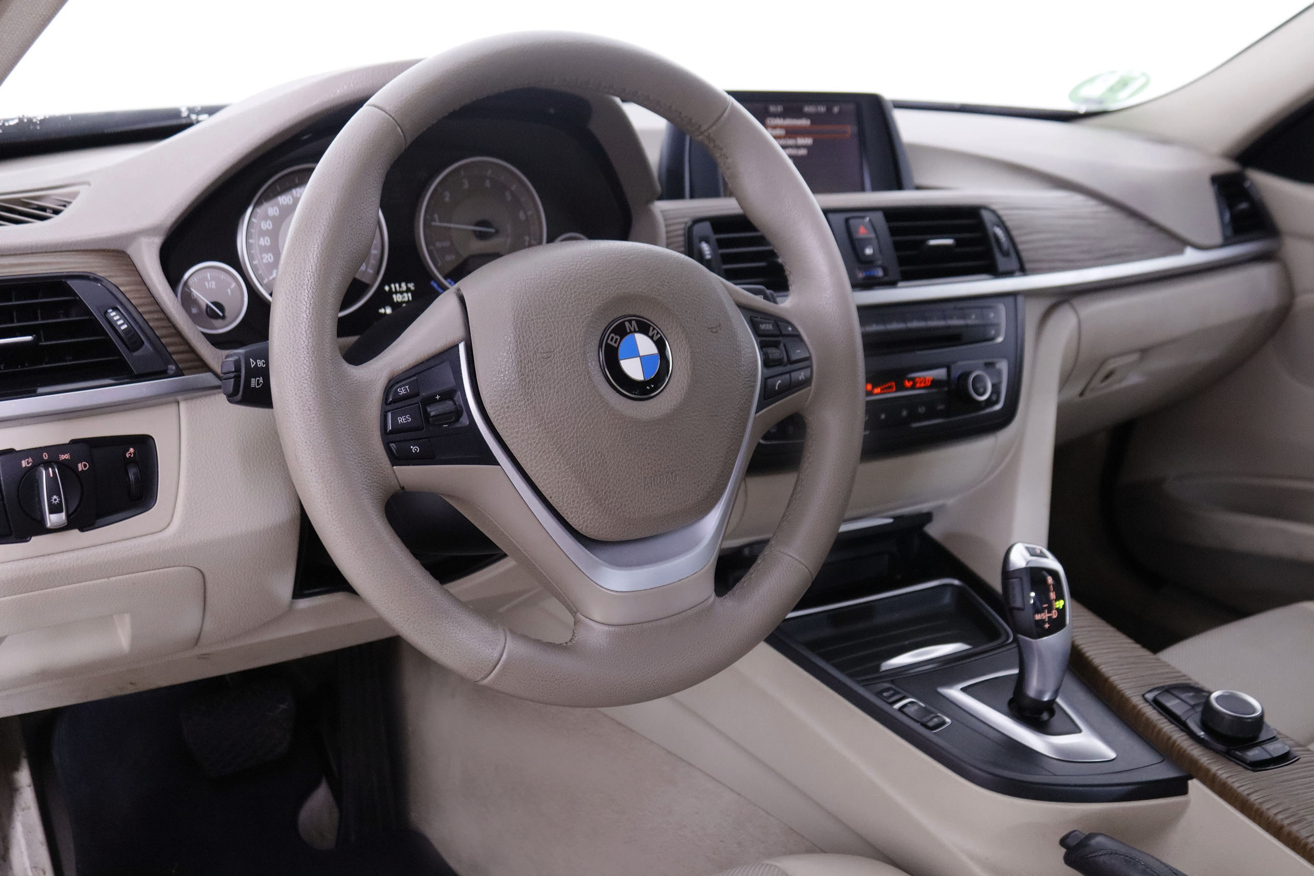 BMW 320 SERIE 3 320IA LUXURY AUTO 4P # BIXENON foto 14