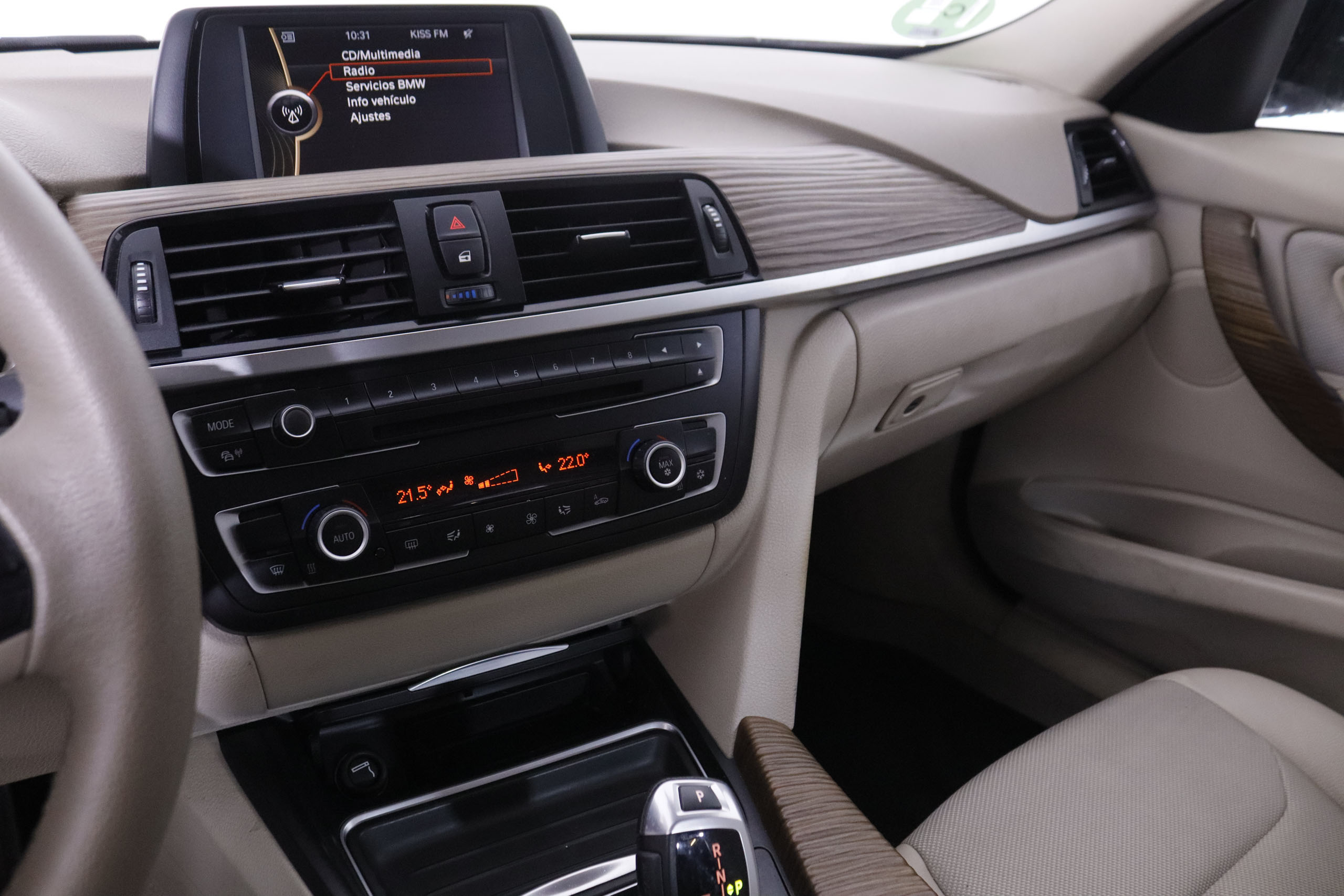 BMW 320 SERIE 3 320IA LUXURY AUTO 4P # BIXENON foto 17