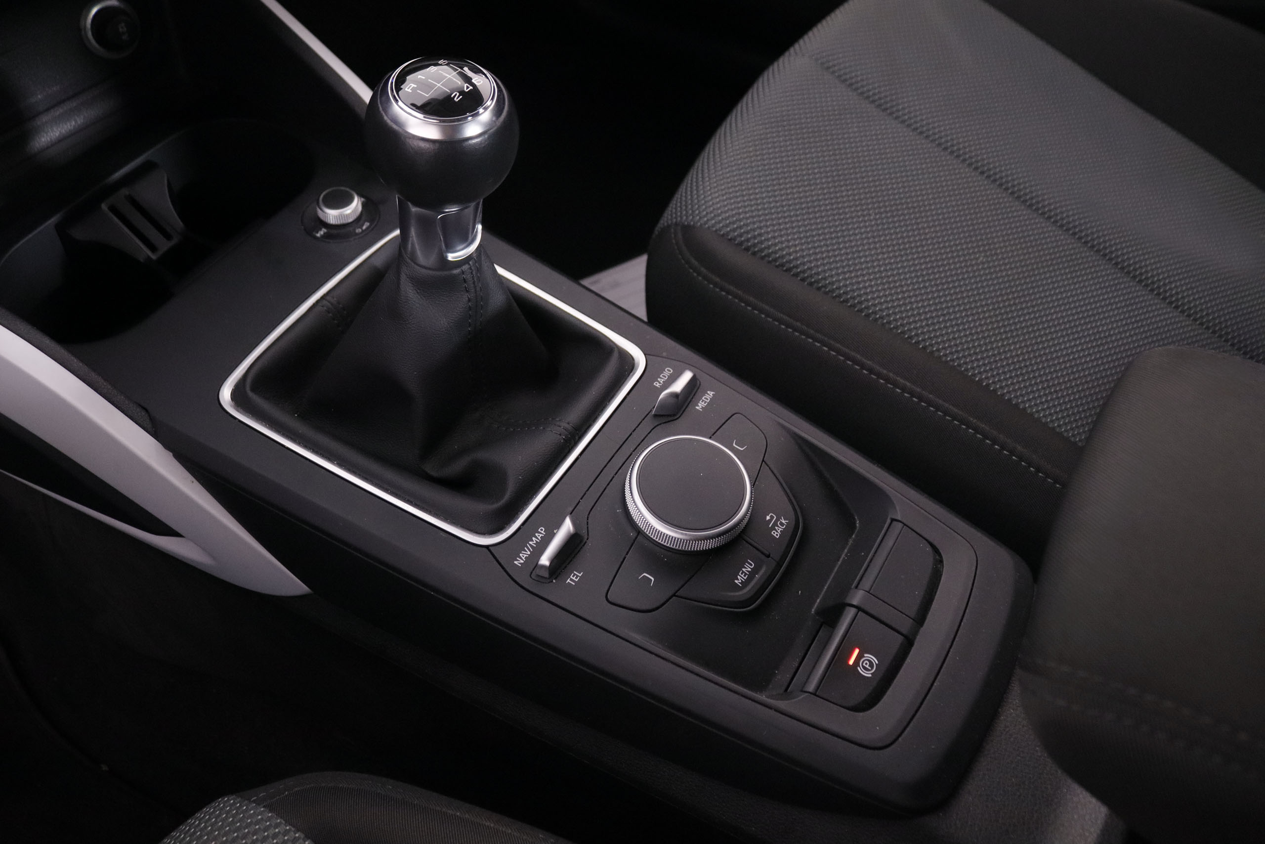 Audi Q2 30 TFSI DESIGN 116CV 5P # PARKTRONIC foto 18