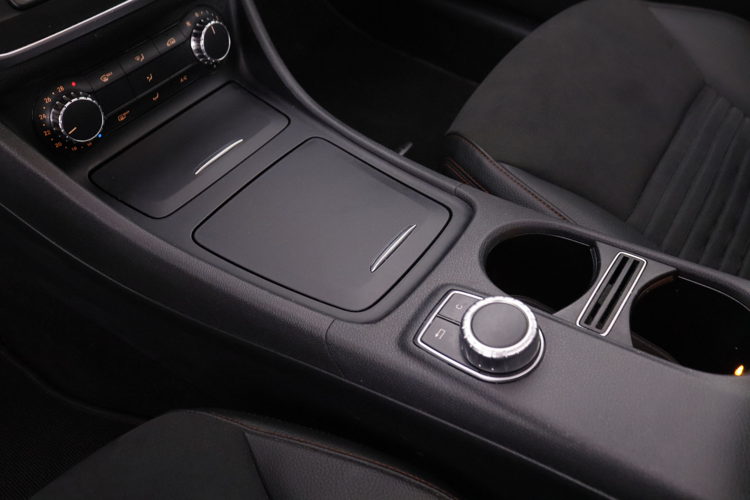 Mercedes-benz Cla 250 CLASE CLA 250 4MATIC AMG LINE AUTO 211CV 4P #TECHO ELE,NAVY,BIXENON foto 23