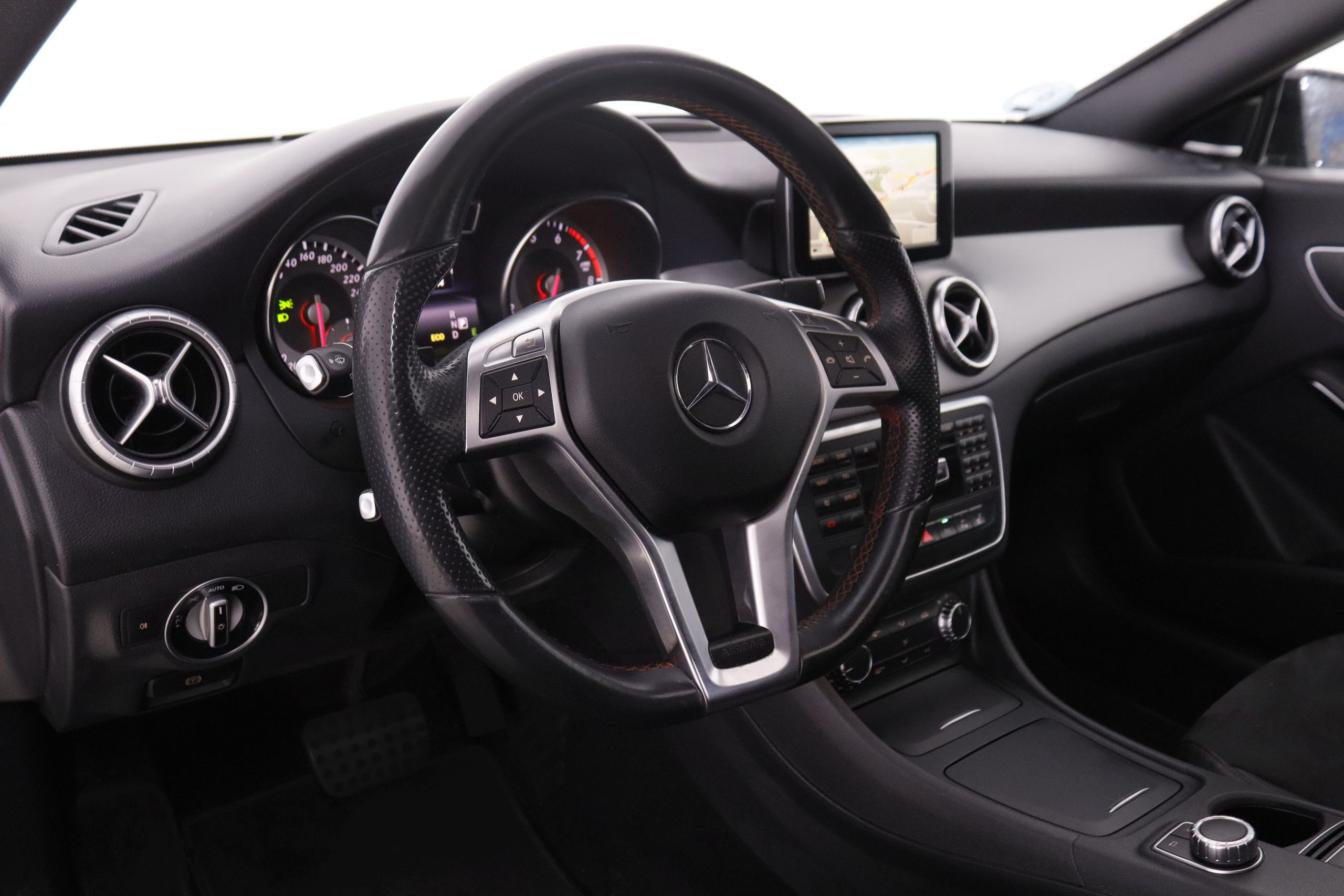 Mercedes-benz Cla 250 CLASE CLA 250 4MATIC AMG LINE AUTO 211CV 4P #TECHO ELE,NAVY,BIXENON foto 15