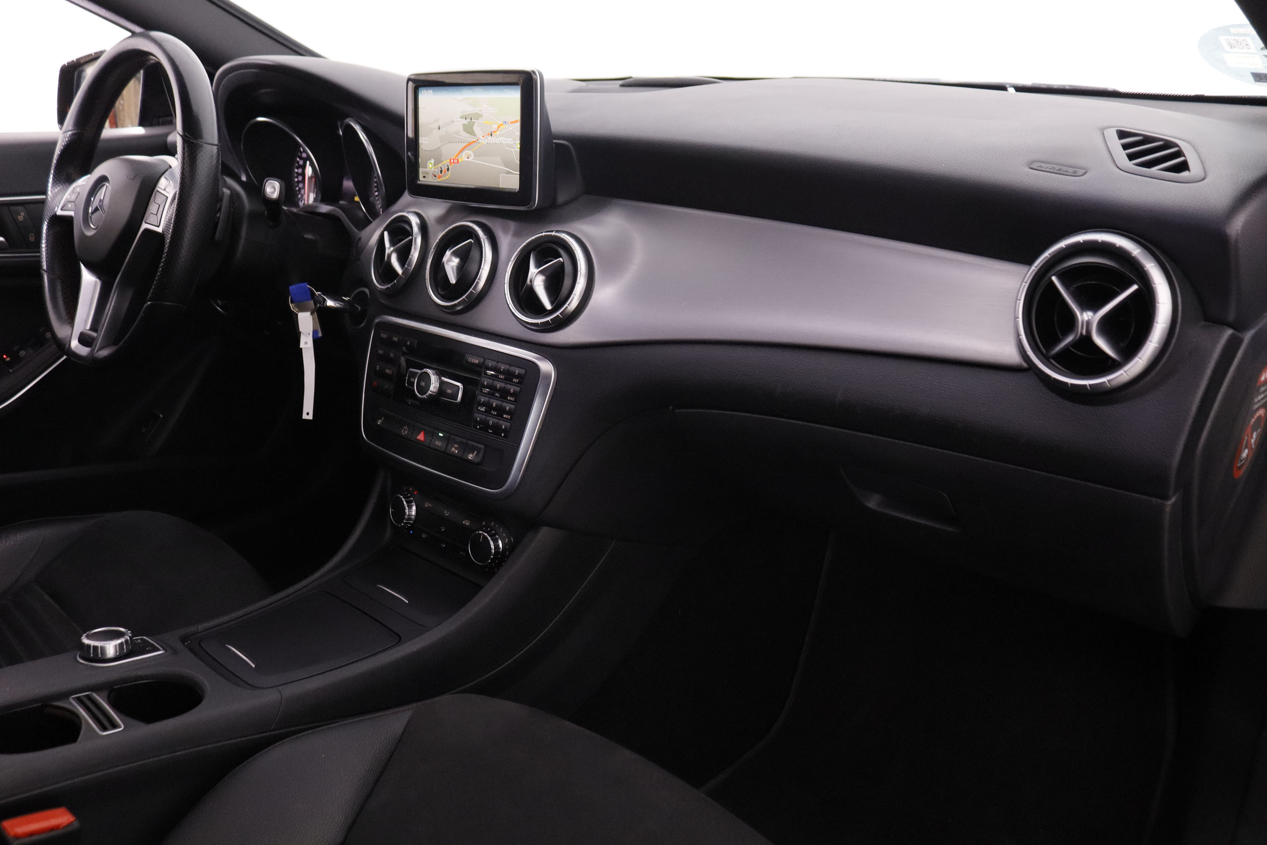 Mercedes-benz Cla 250 CLASE CLA 250 4MATIC AMG LINE AUTO 211CV 4P #TECHO ELE,NAVY,BIXENON foto 17