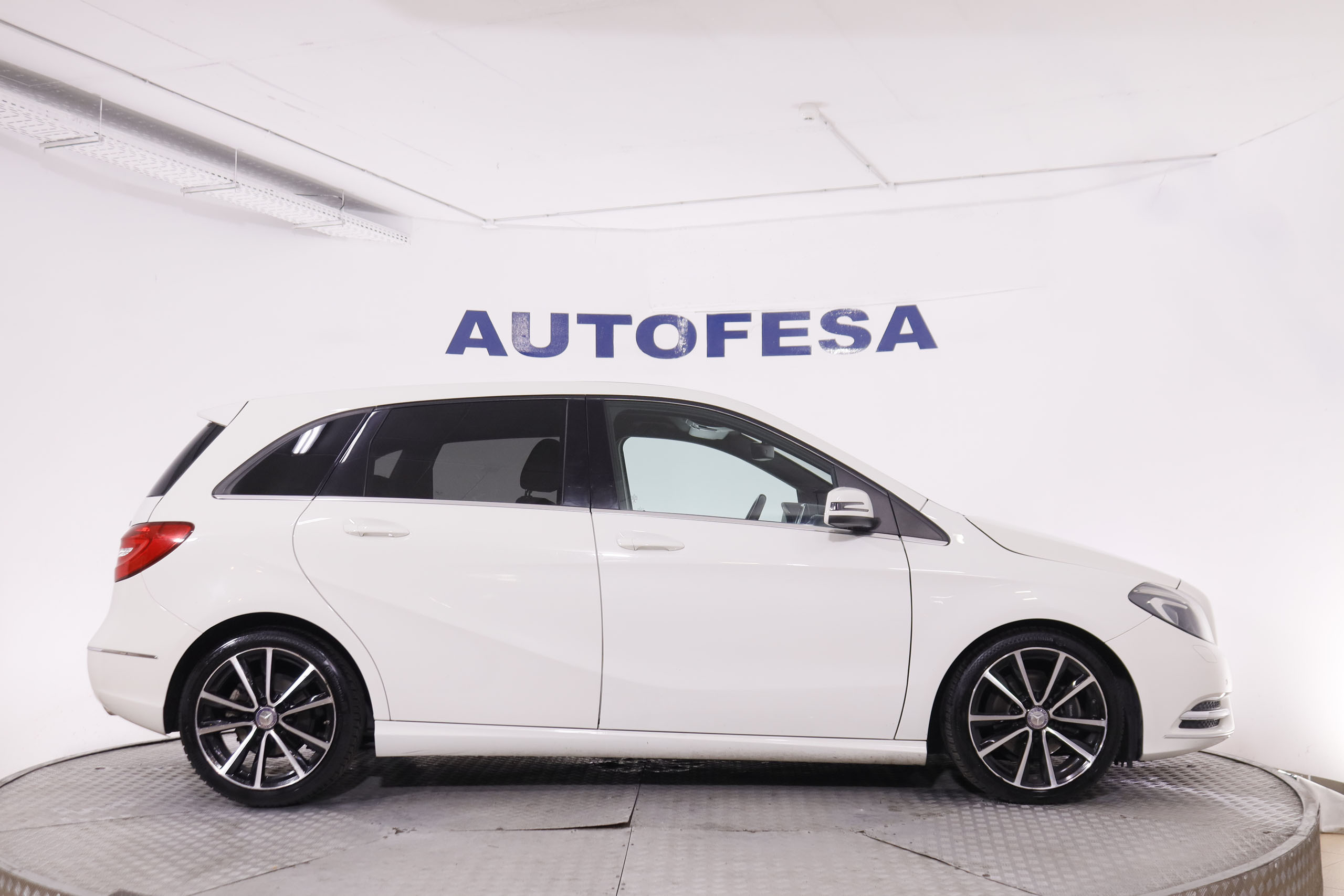 Mercedes-benz B 200 CLASE B 200 CDI SPORT AUTO 136CV 5P # NAVY,BIXENON,PARKTORNIC foto 10