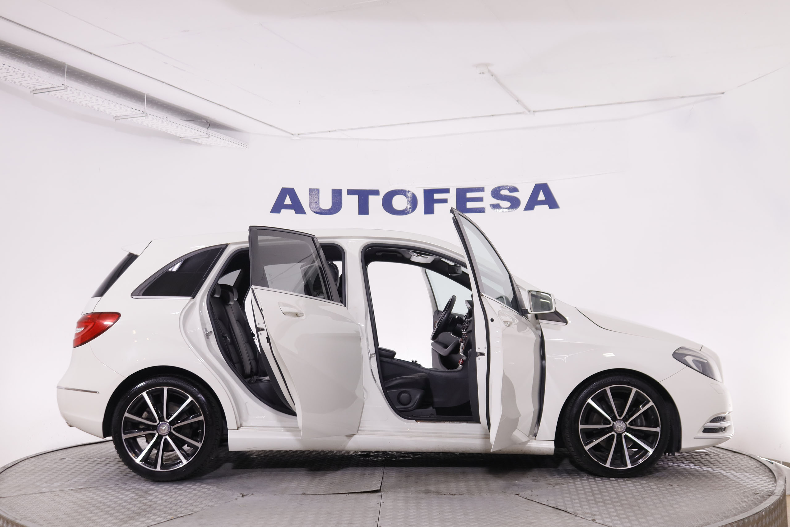 Mercedes-benz B 200 CLASE B 200 CDI SPORT AUTO 136CV 5P # NAVY,BIXENON,PARKTORNIC foto 11