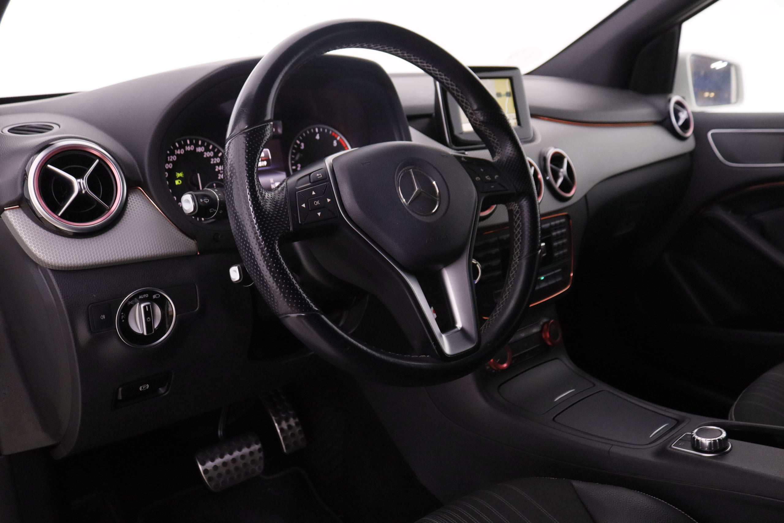 Mercedes-benz B 200 CLASE B 200 CDI SPORT AUTO 136CV 5P # NAVY,BIXENON,PARKTORNIC foto 14