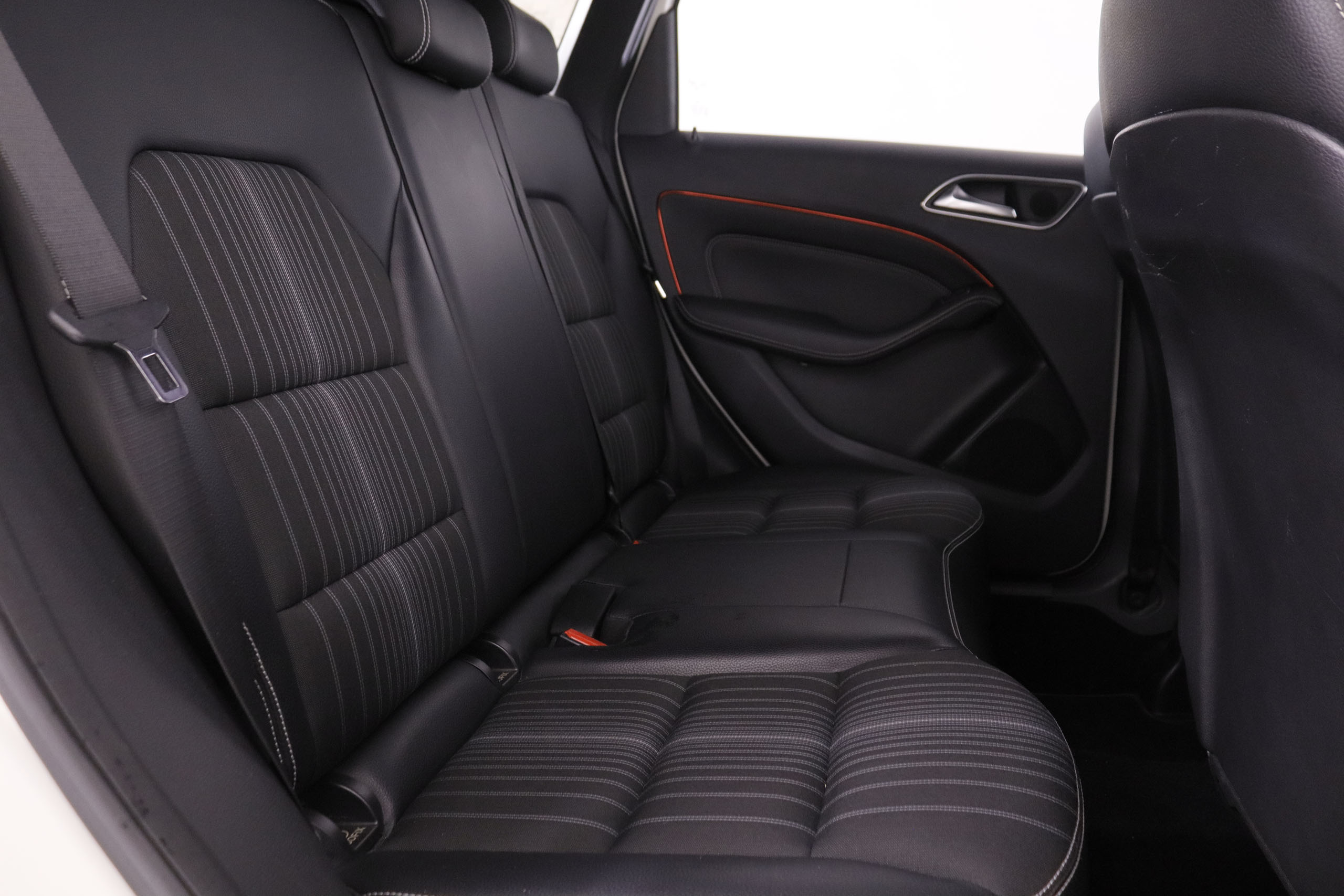 Mercedes-benz B 200 CLASE B 200 CDI SPORT AUTO 136CV 5P # NAVY,BIXENON,PARKTORNIC foto 27