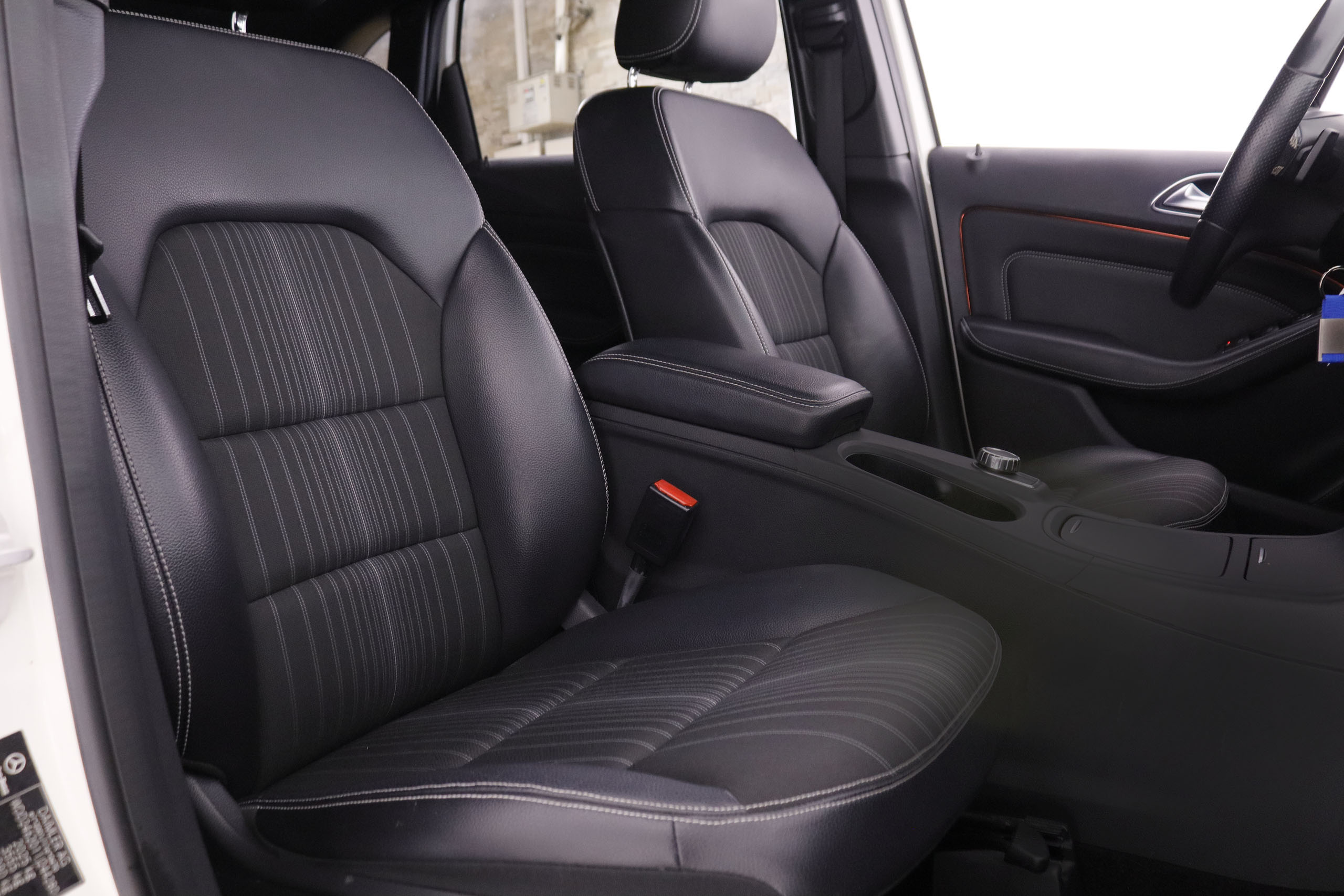 Mercedes-benz B 200 CLASE B 200 CDI SPORT AUTO 136CV 5P # NAVY,BIXENON,PARKTORNIC foto 26