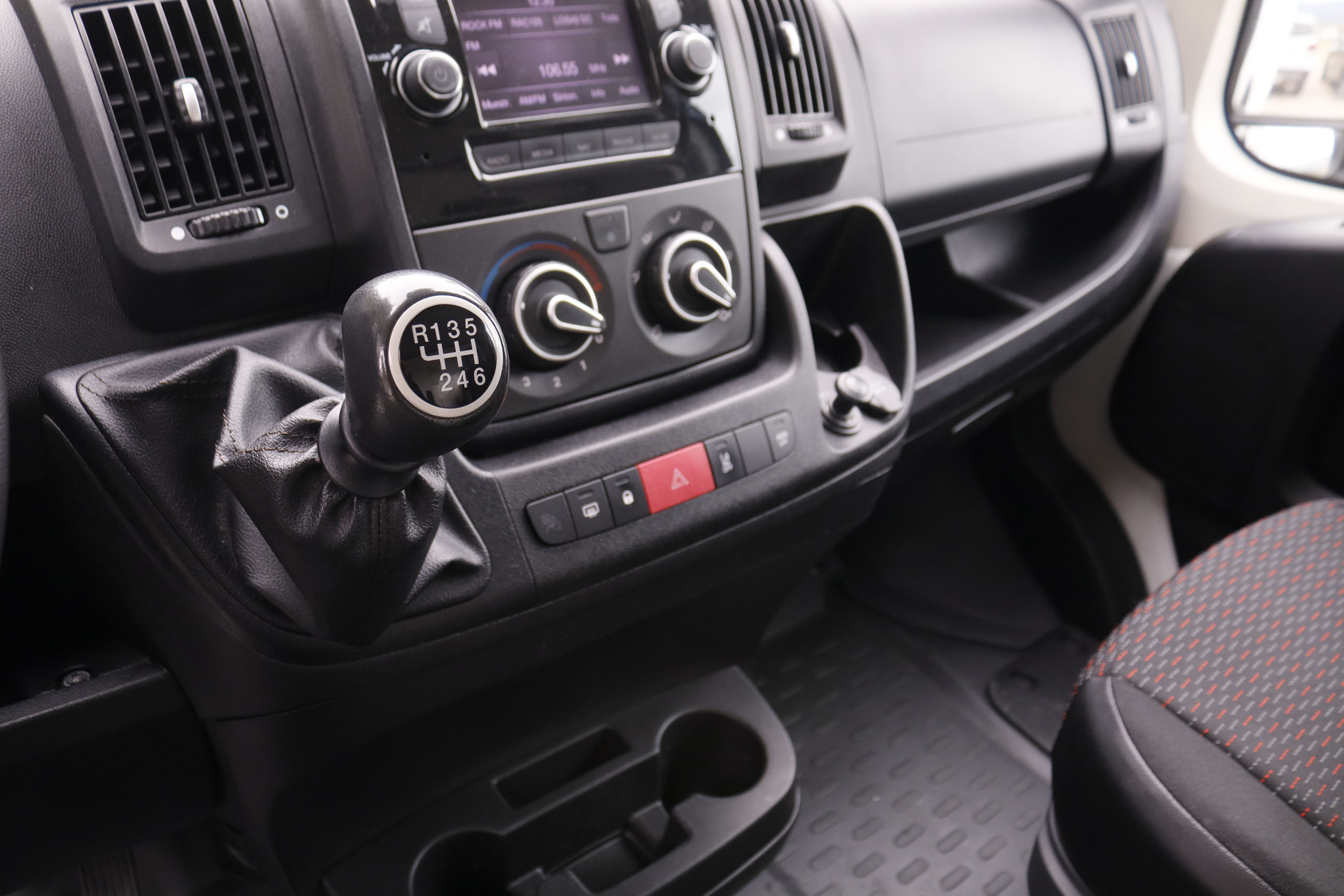 Peugeot Boxer CAMION 140CV 2P # IVA DEDUCIBLE,NAVY foto 15