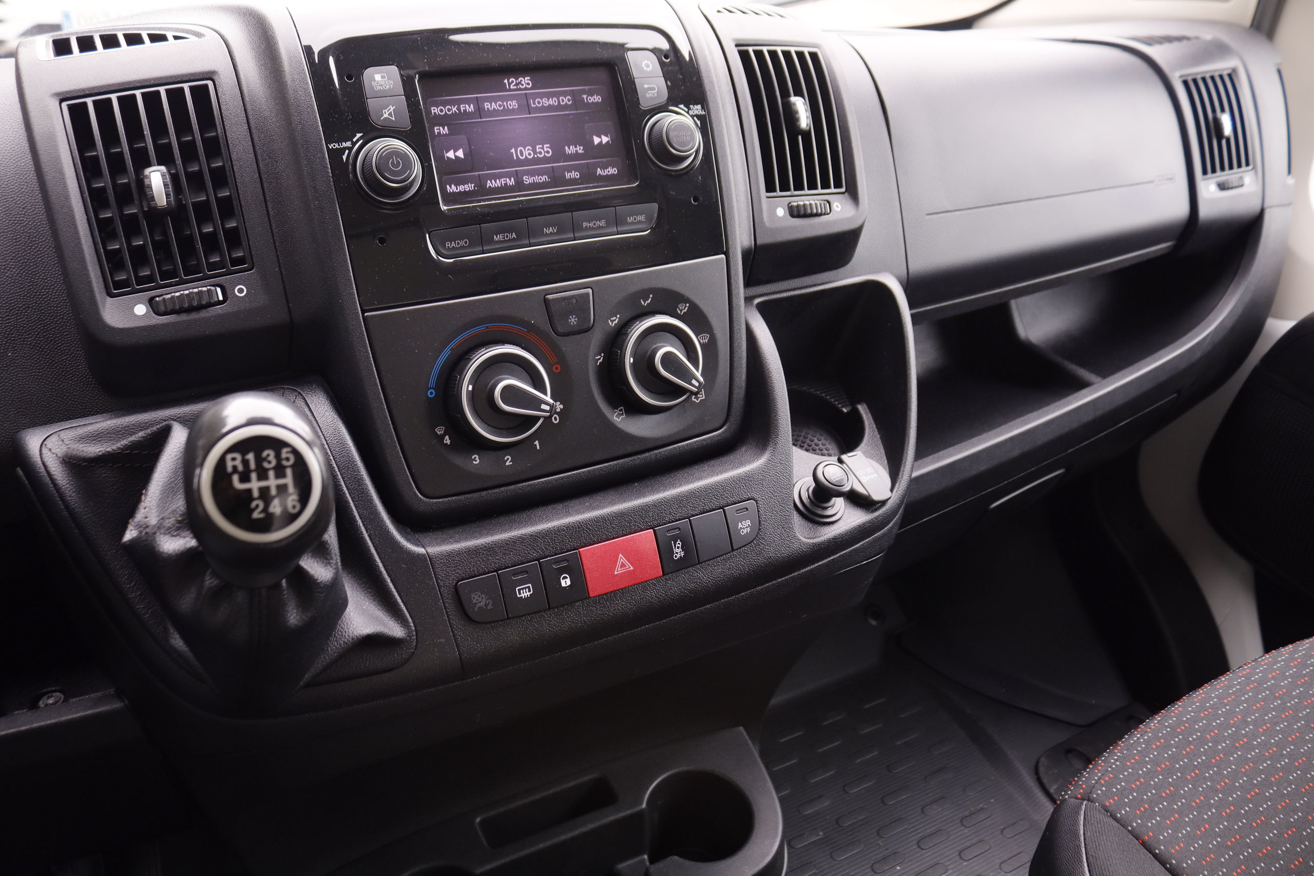 Peugeot Boxer CAMION 140CV 2P # IVA DEDUCIBLE,NAVY foto 17