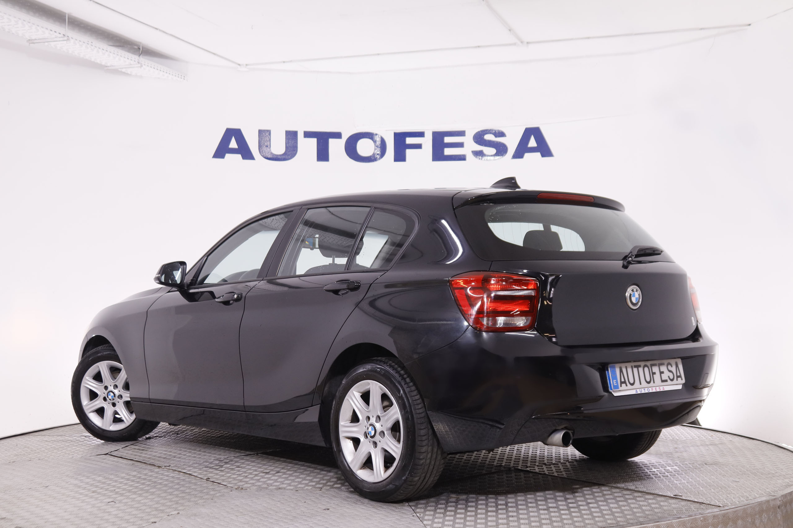 BMW 114 SERIE 1 114D 102CV 5P foto 9